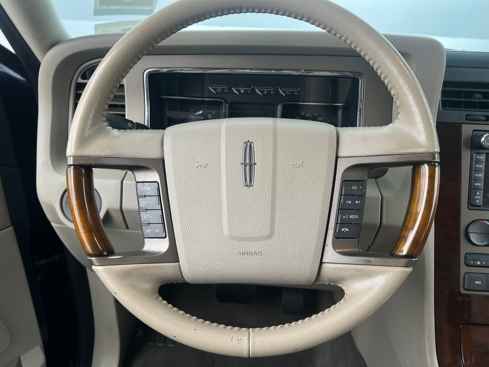 Thumbnail: 2014 Lincoln Navigator - 4