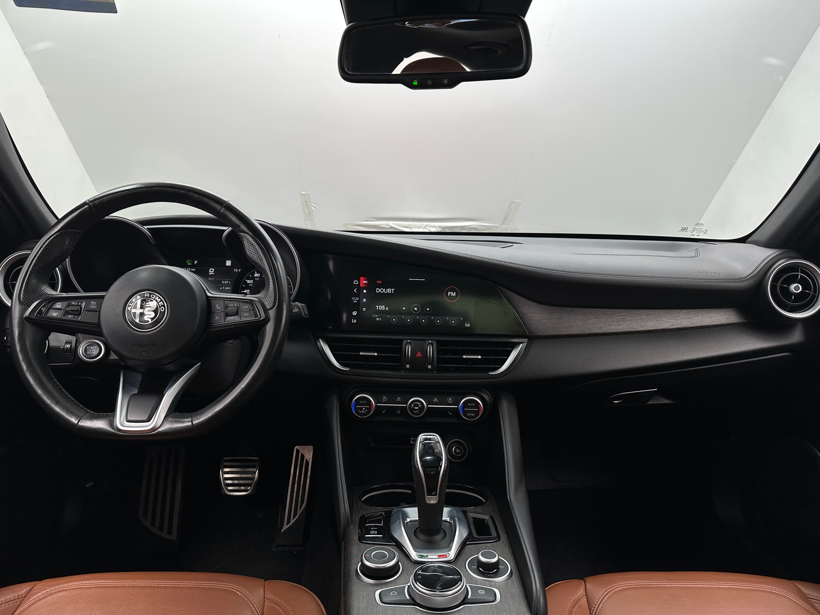 Thumbnail: 2022 Alfa Romeo Giulia - 2