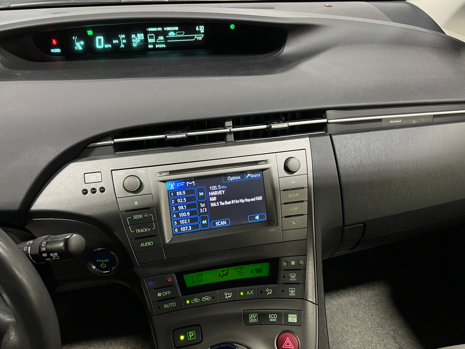 Thumbnail: 2012 Toyota Prius - 4