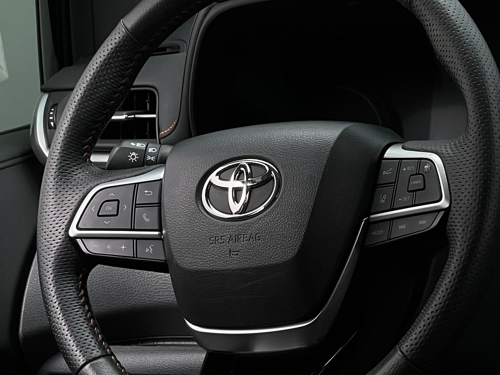 Thumbnail: 2023 Toyota Sienna - 4