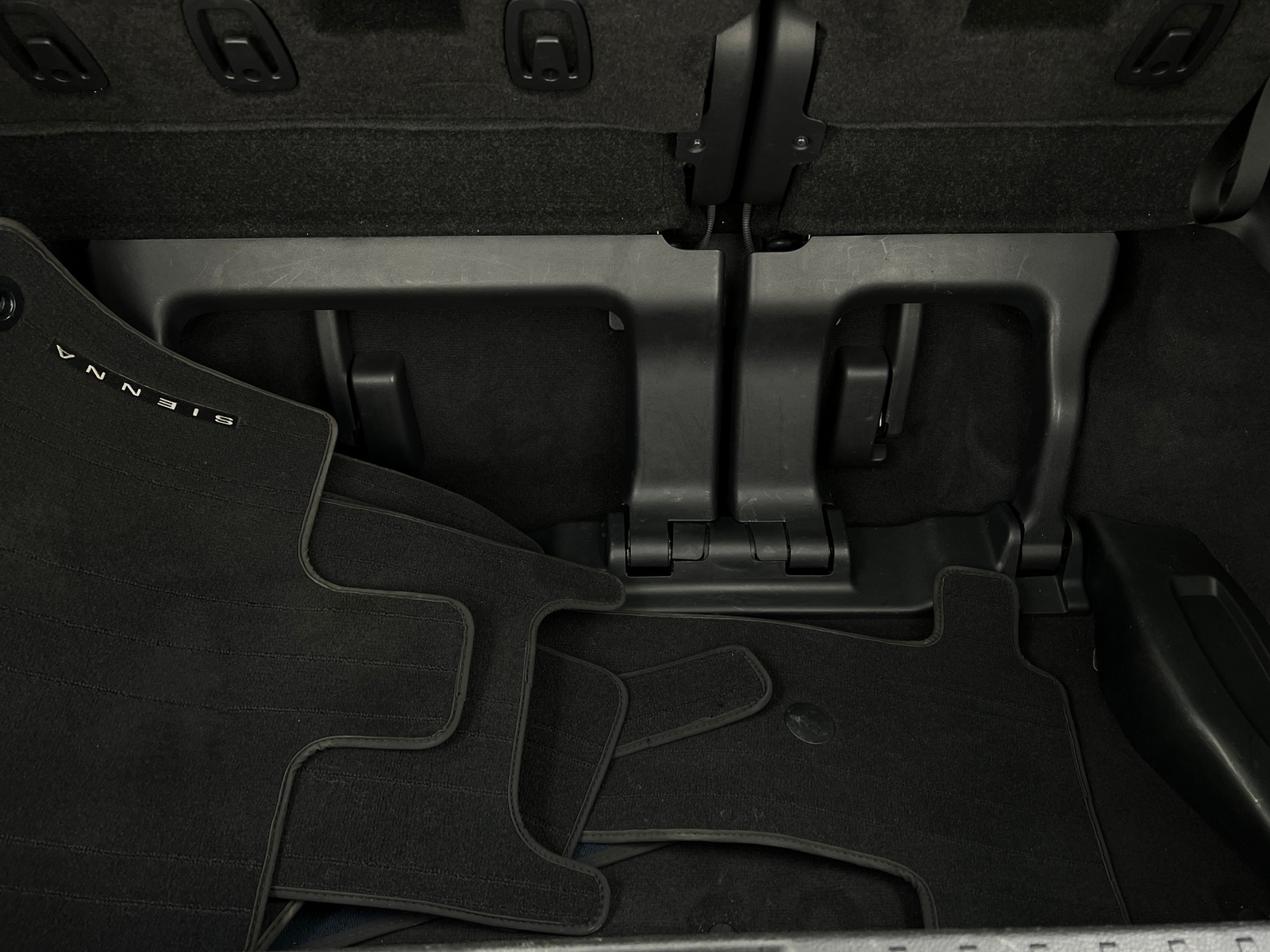Thumbnail: 2023 Toyota Sienna - 6