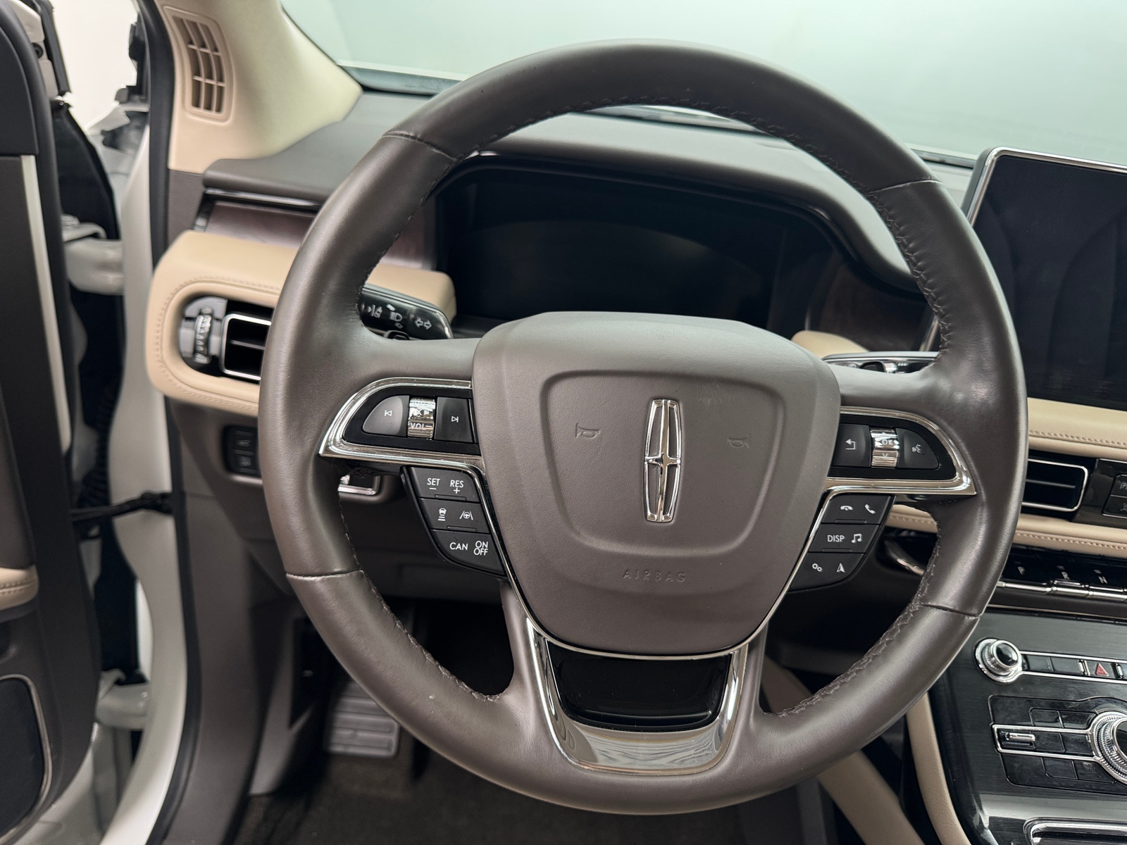 Thumbnail: 2022 Lincoln Nautilus - 4