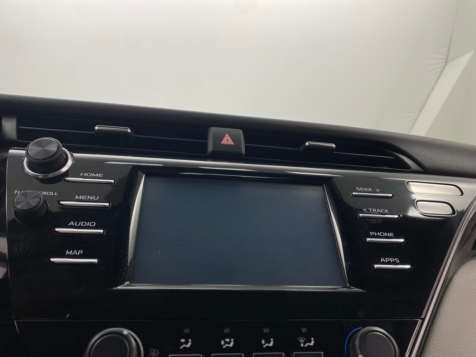 Thumbnail: 2019 Toyota Camry - 4