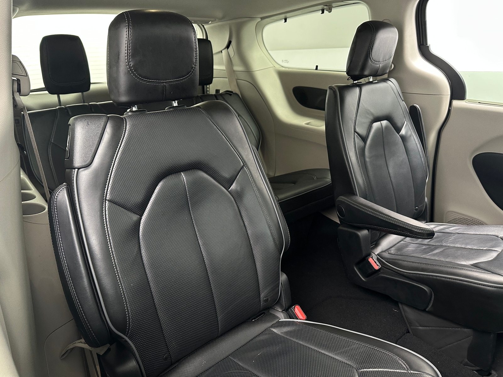 Thumbnail: 2020 Chrysler Pacifica - 5