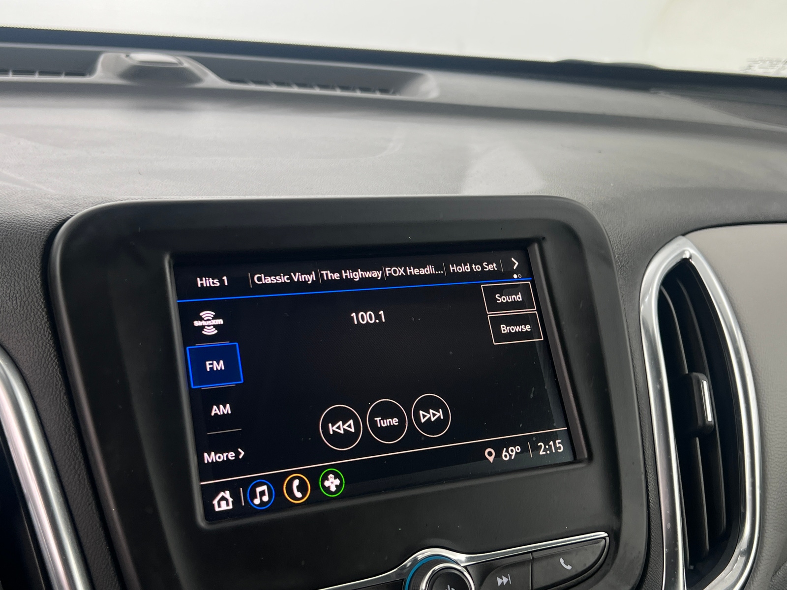 Thumbnail: 2022 Chevrolet Equinox - 4