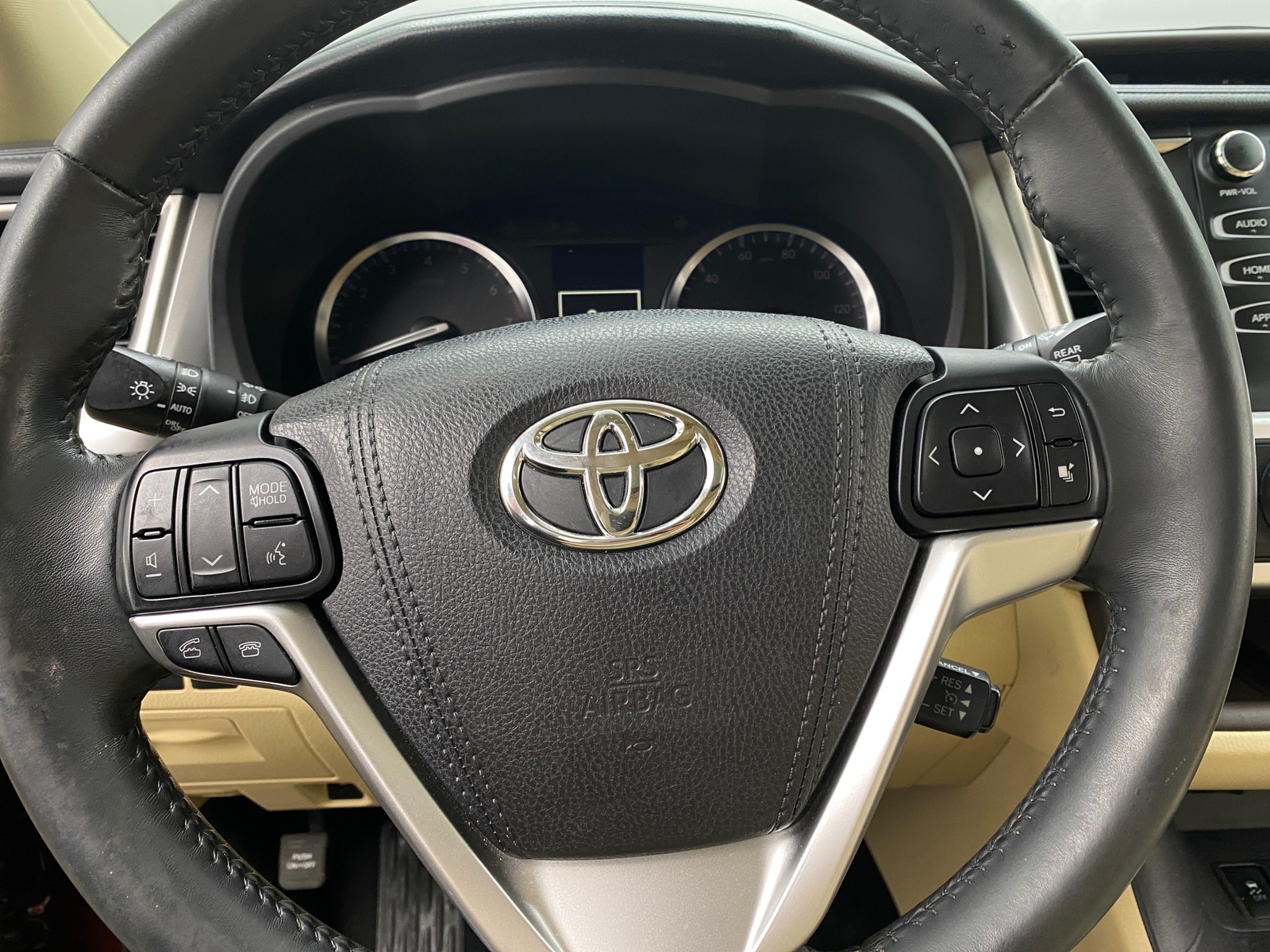 Thumbnail: 2015 Toyota Highlander - 4