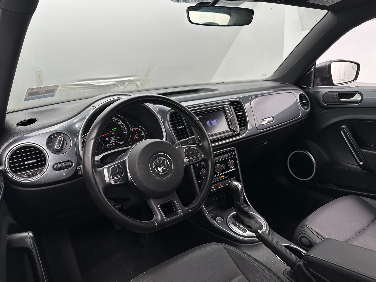 Thumbnail: 2019 Volkswagen Beetle - 2