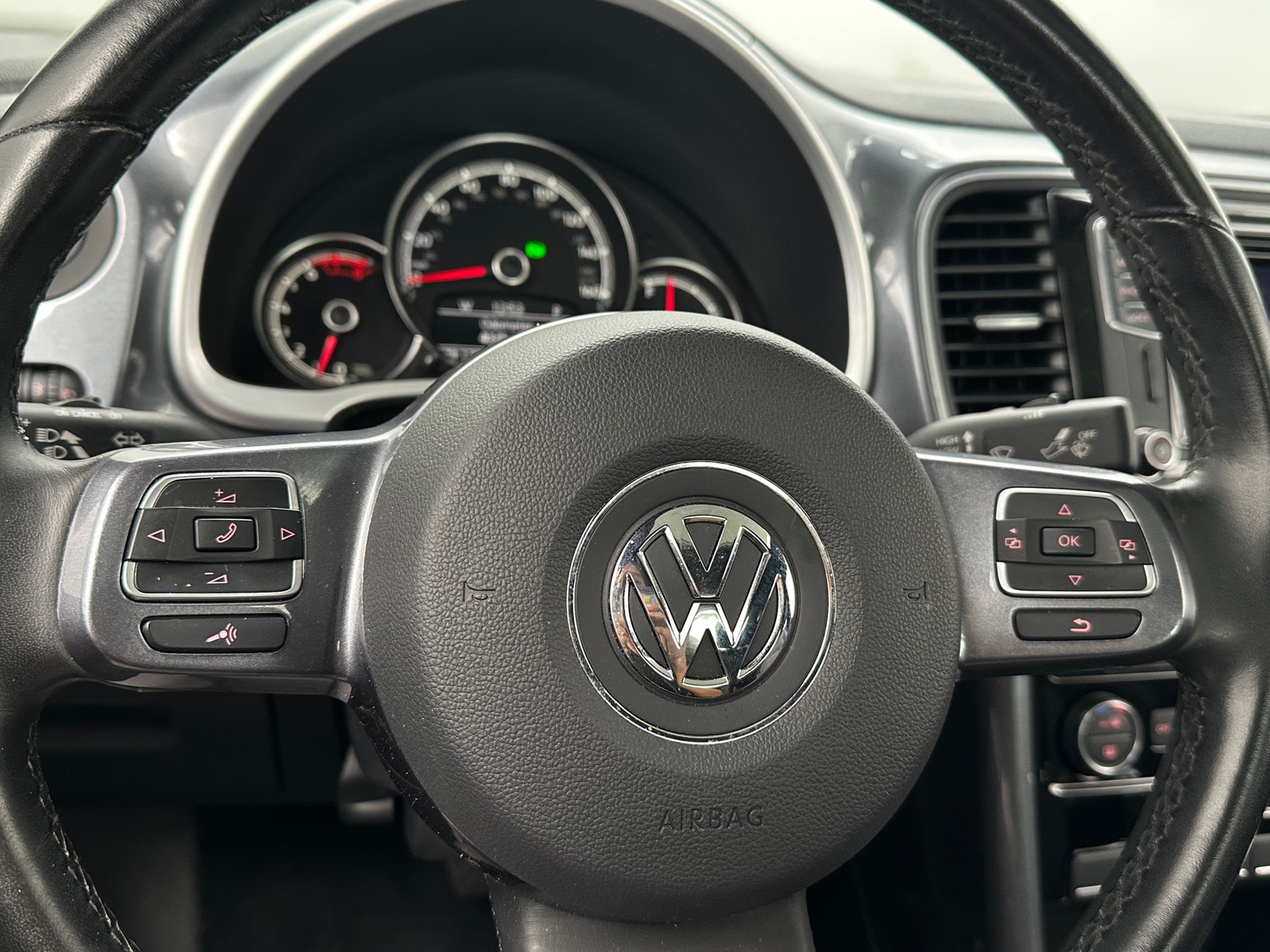 Thumbnail: 2019 Volkswagen Beetle - 4