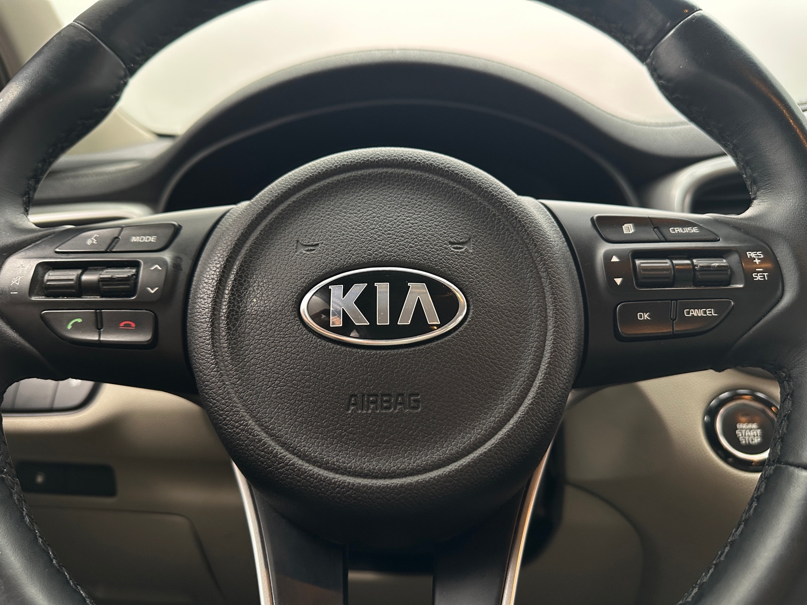 Thumbnail: 2017 Kia Sorento - 5