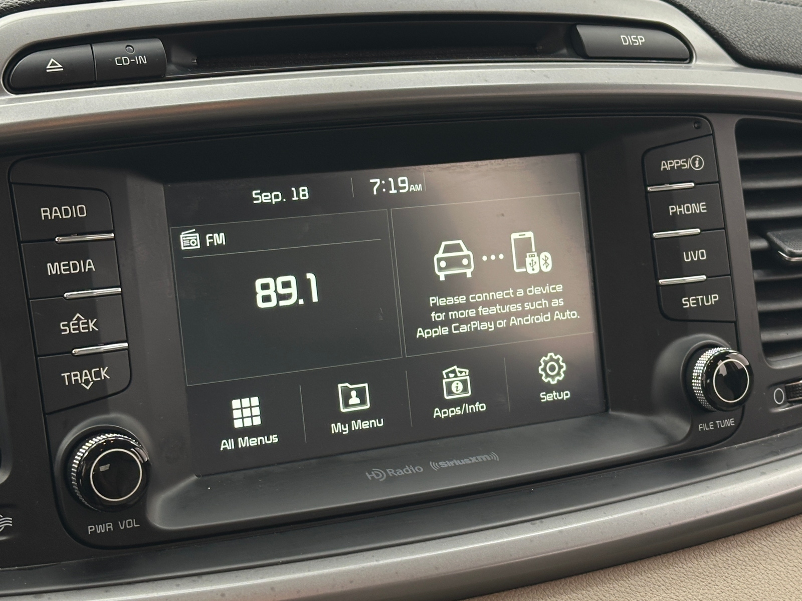 Thumbnail: 2017 Kia Sorento - 4