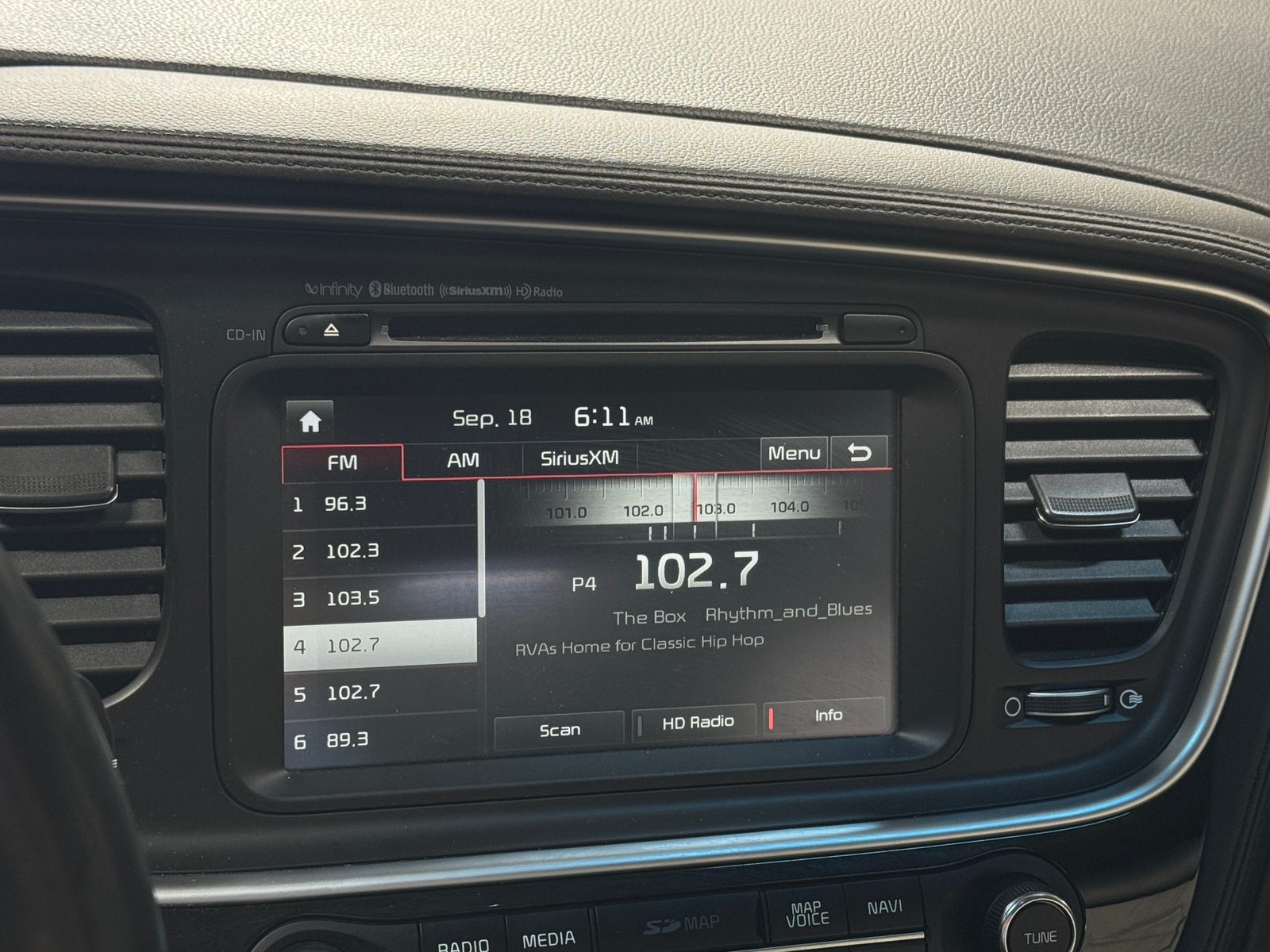 Thumbnail: 2015 Kia Optima - 3
