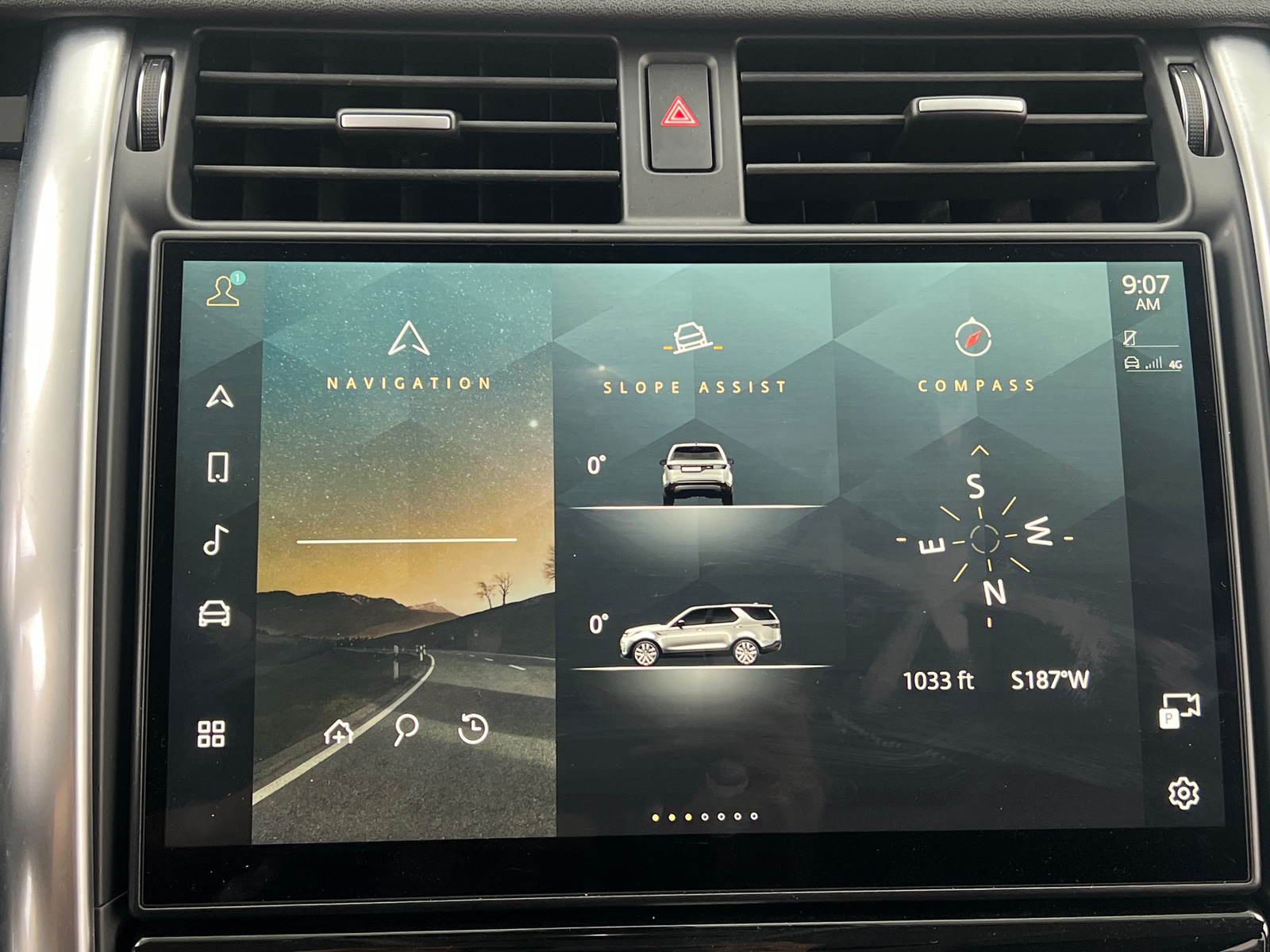 Thumbnail: 2024 Land Rover Discovery - 3