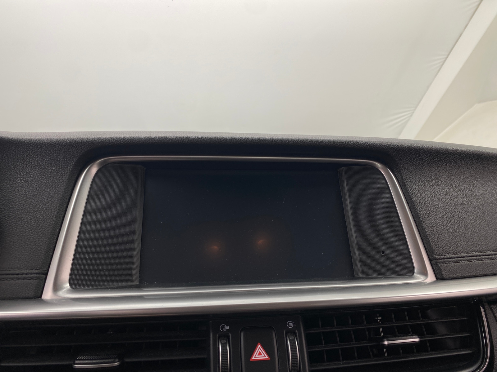 Thumbnail: 2020 Kia Optima - 4