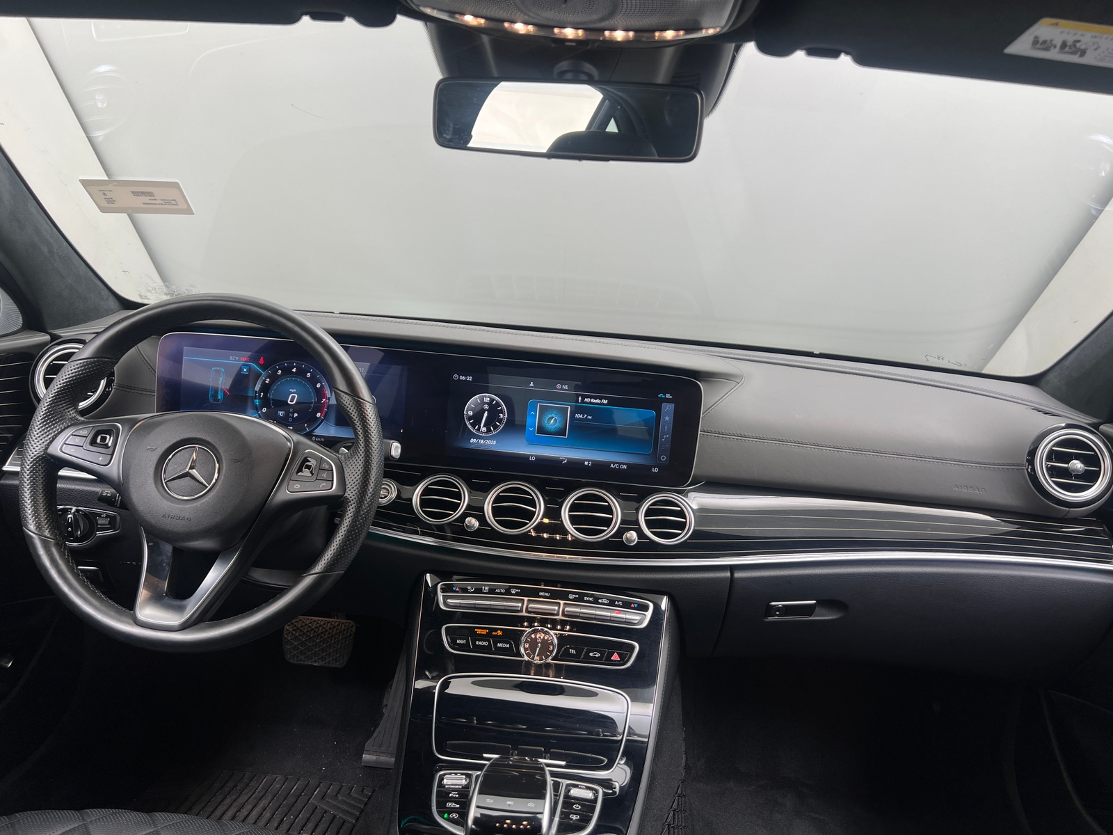 Thumbnail: 2018 Mercedes-Benz E-Class - 2