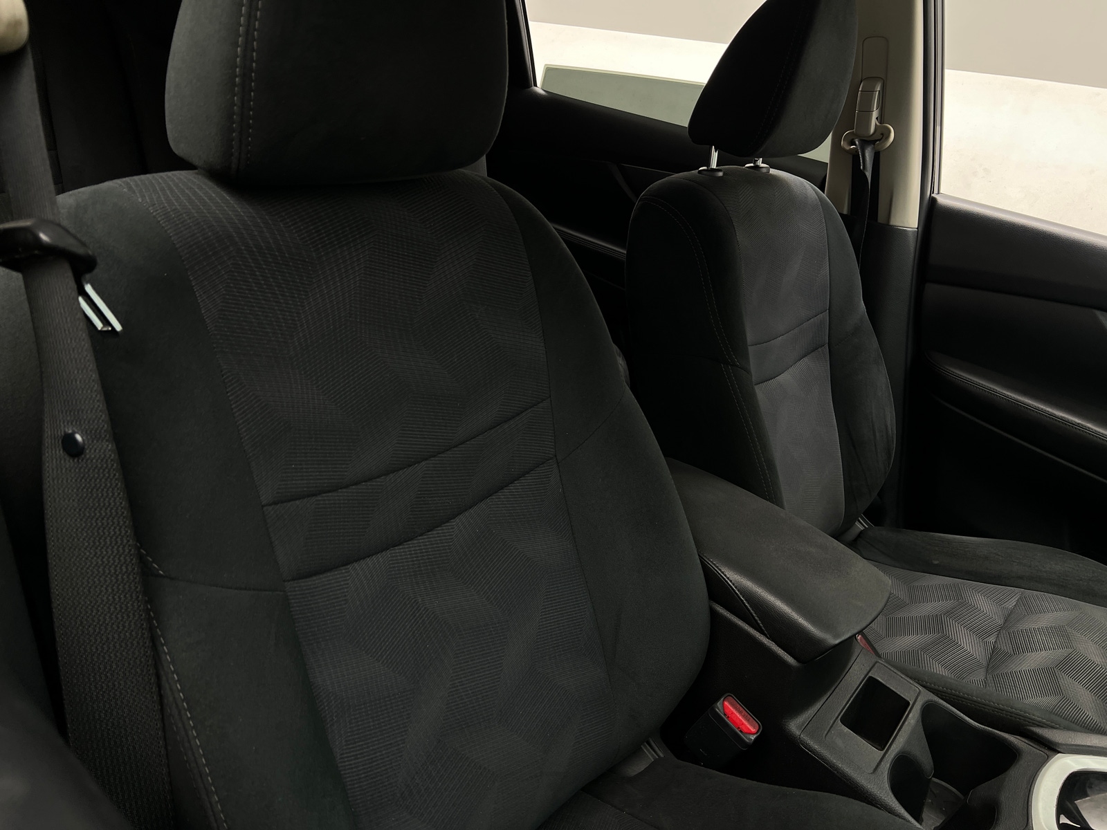 Thumbnail: 2016 Nissan Rogue - 2