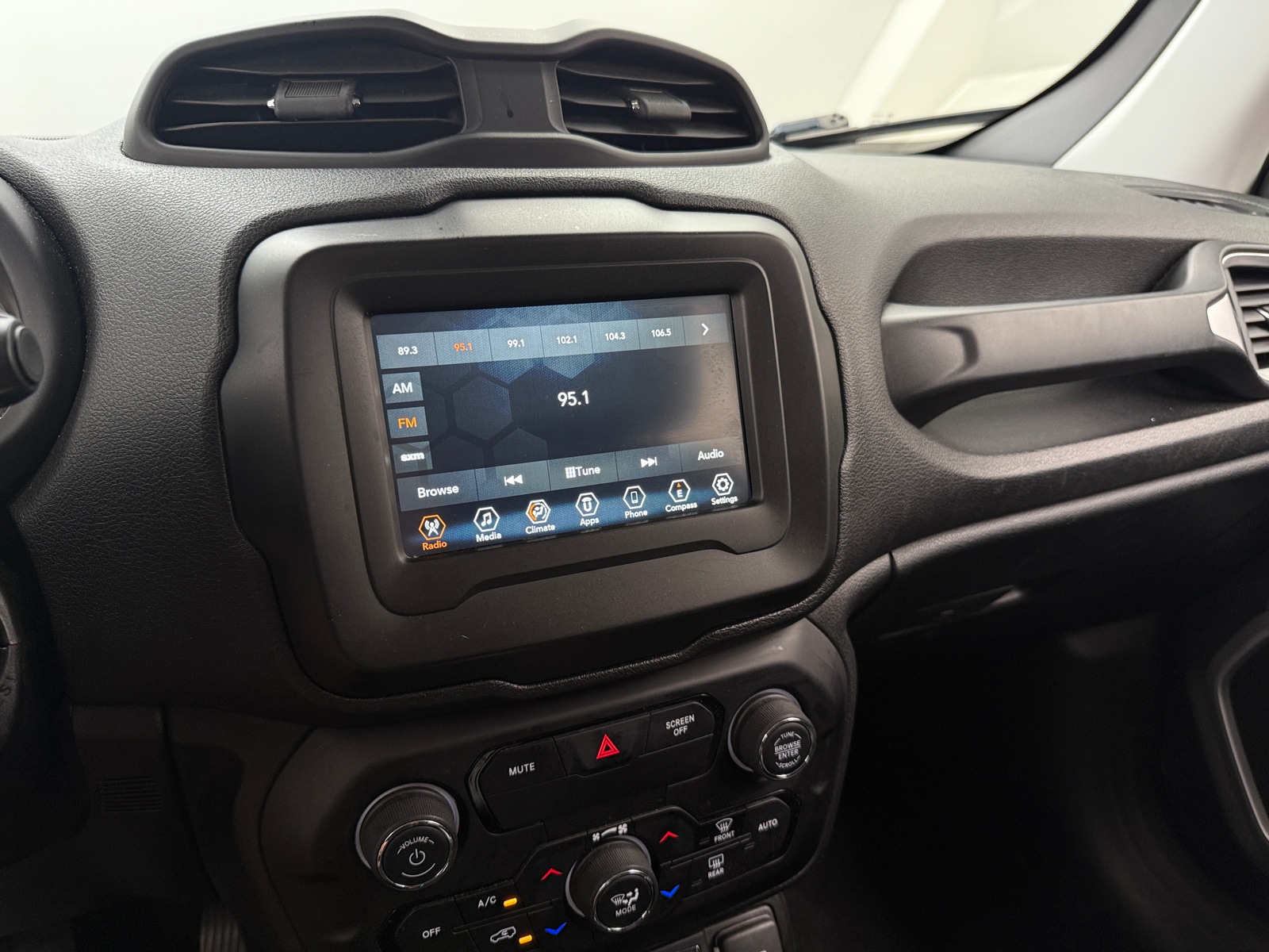 Thumbnail: 2020 Jeep Renegade - 4