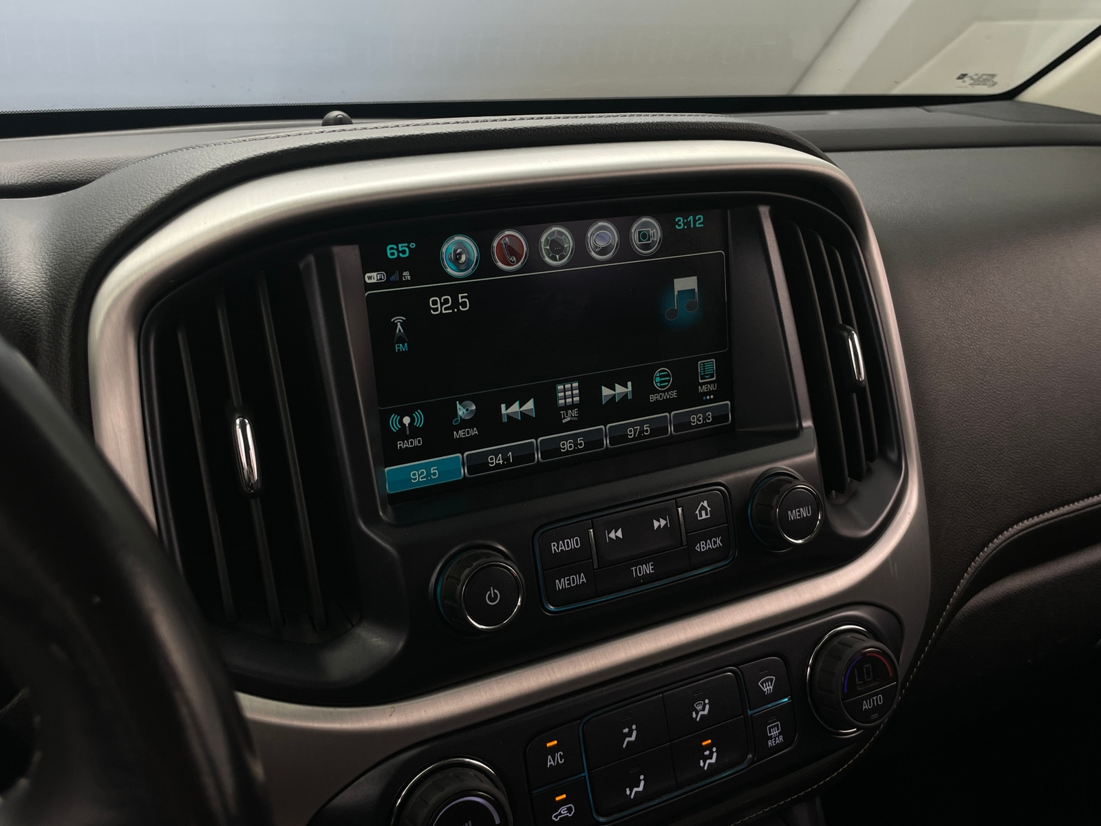 Thumbnail: 2018 GMC Canyon - 3