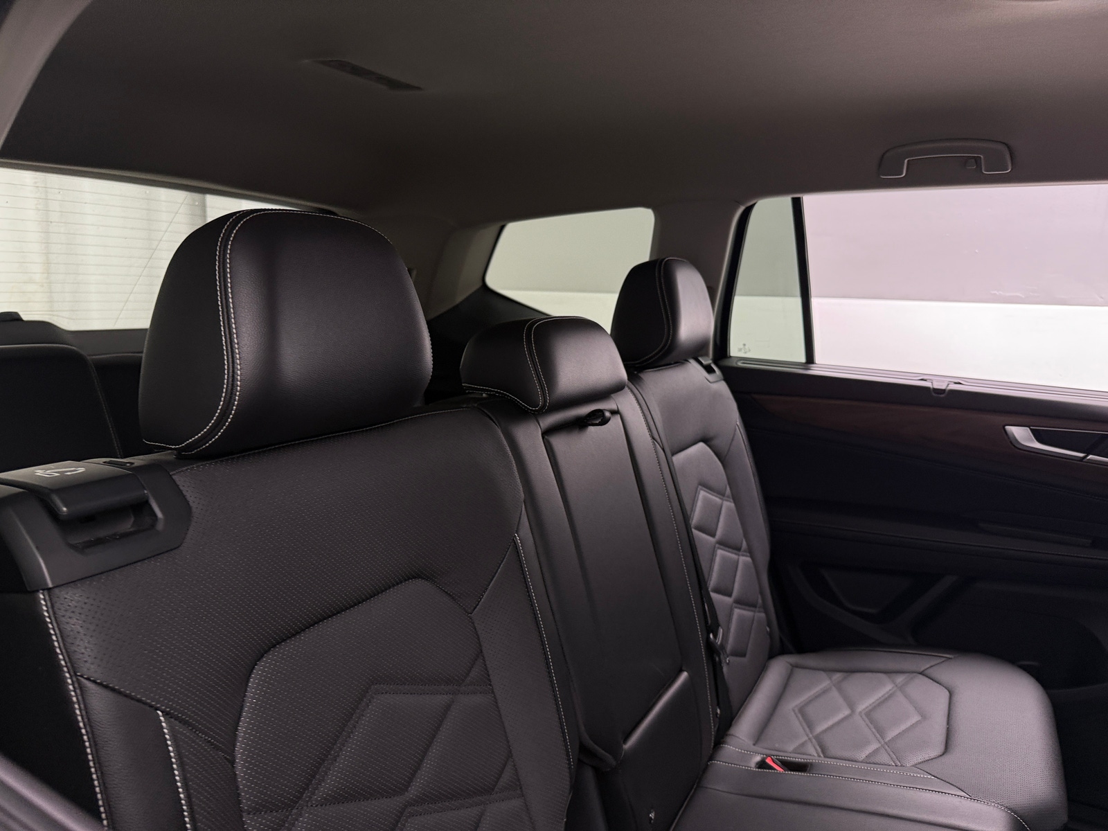 Thumbnail: 2024 Volkswagen Atlas - 5