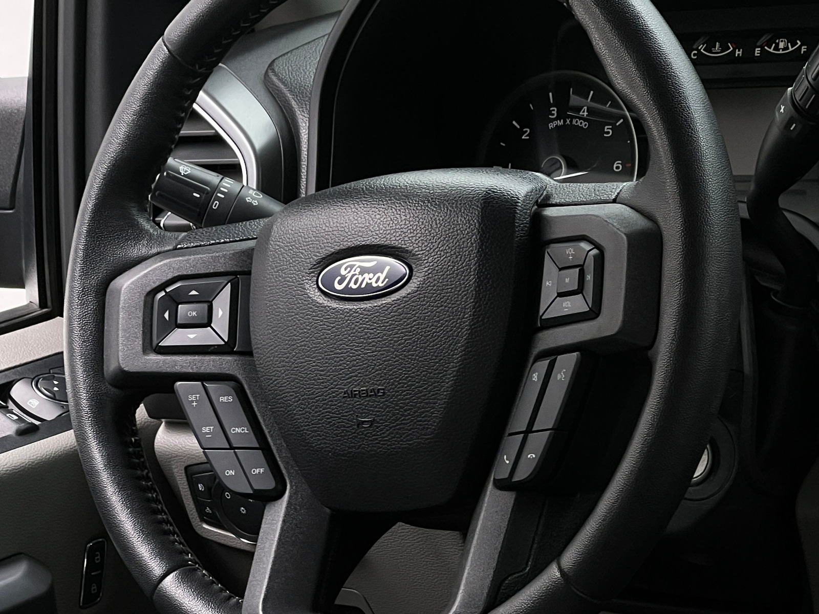 Thumbnail: 2018 Ford Econoline - 4