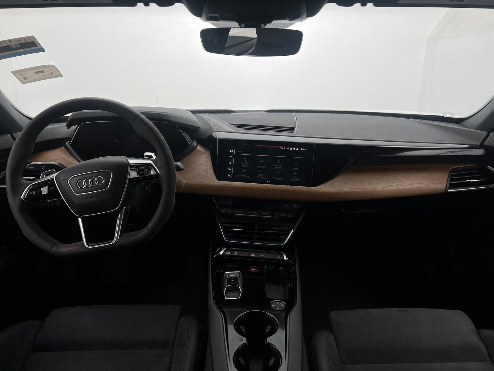 Thumbnail: 2022 Audi e-tron GT - 2