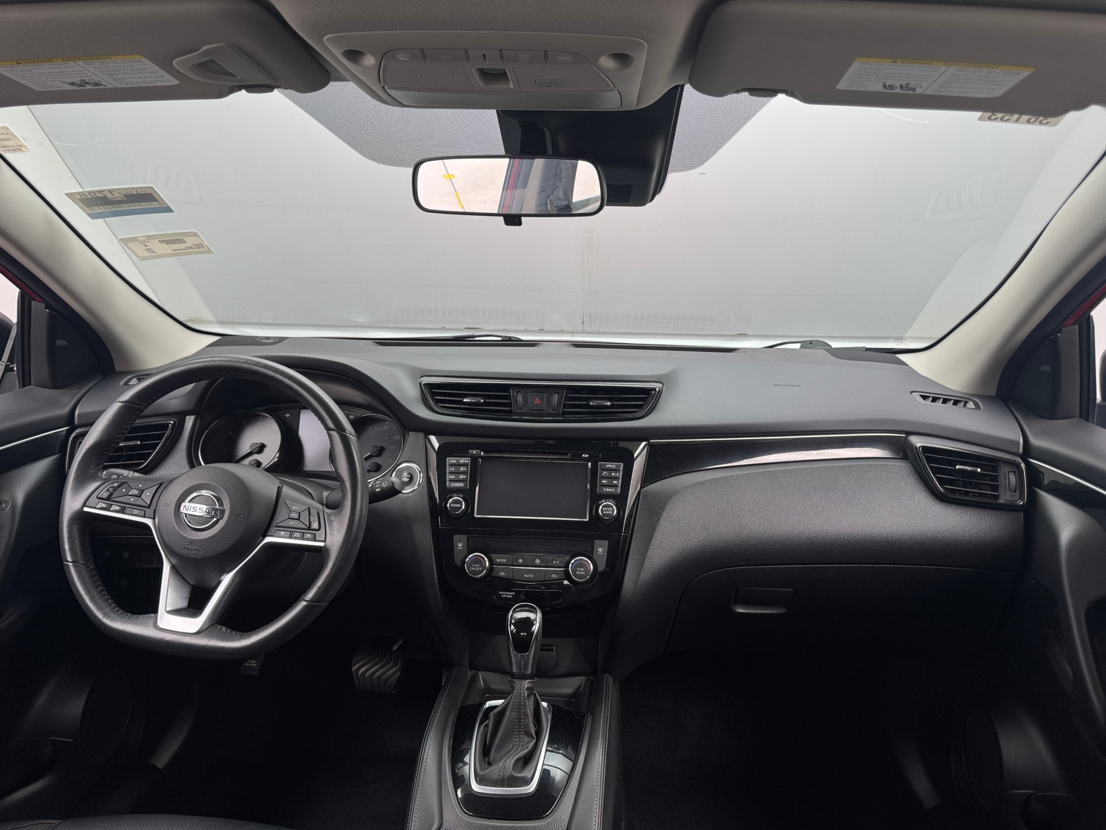 Thumbnail: 2017 Nissan Rogue Sport - 2