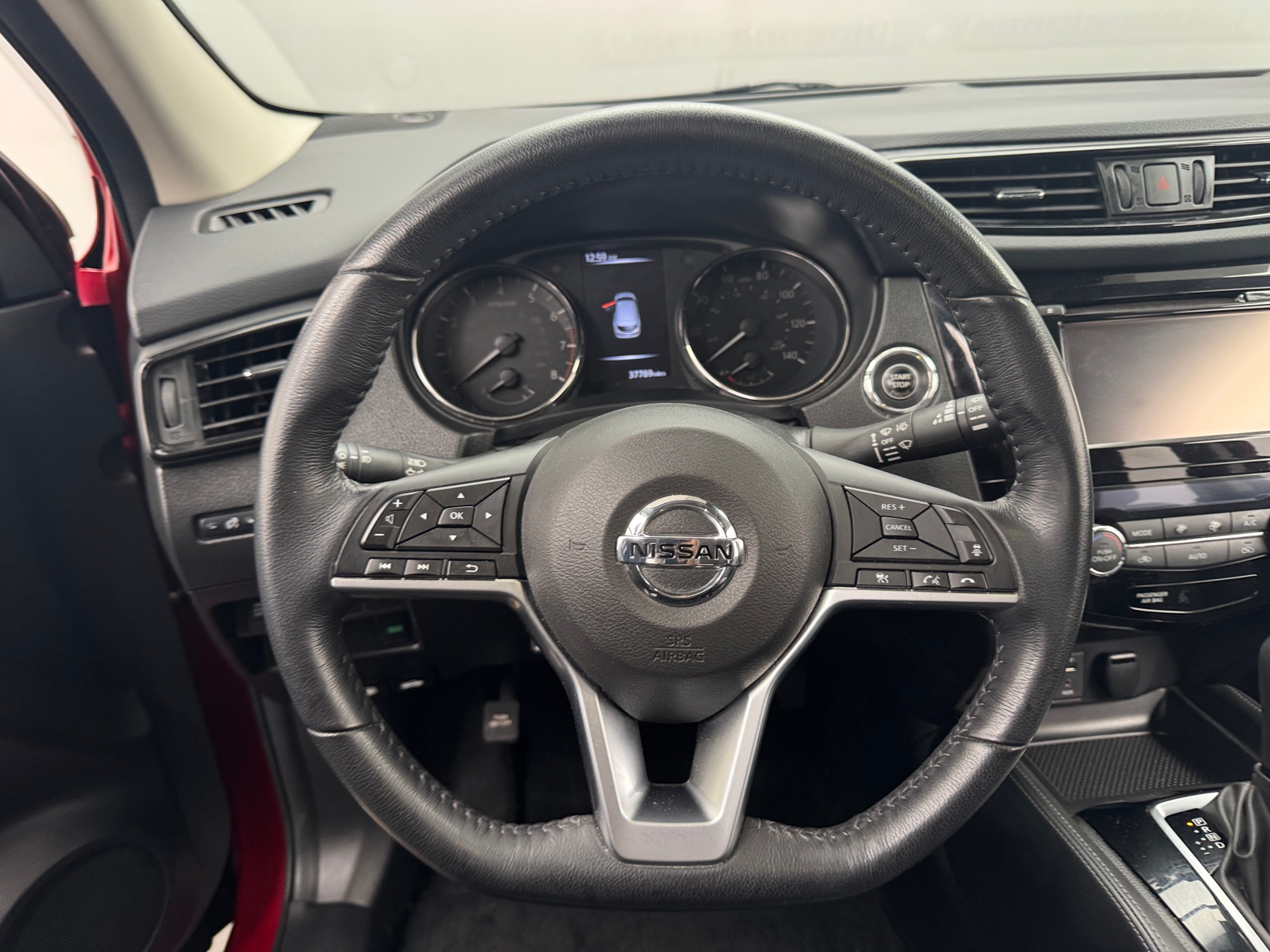 Thumbnail: 2017 Nissan Rogue Sport - 4
