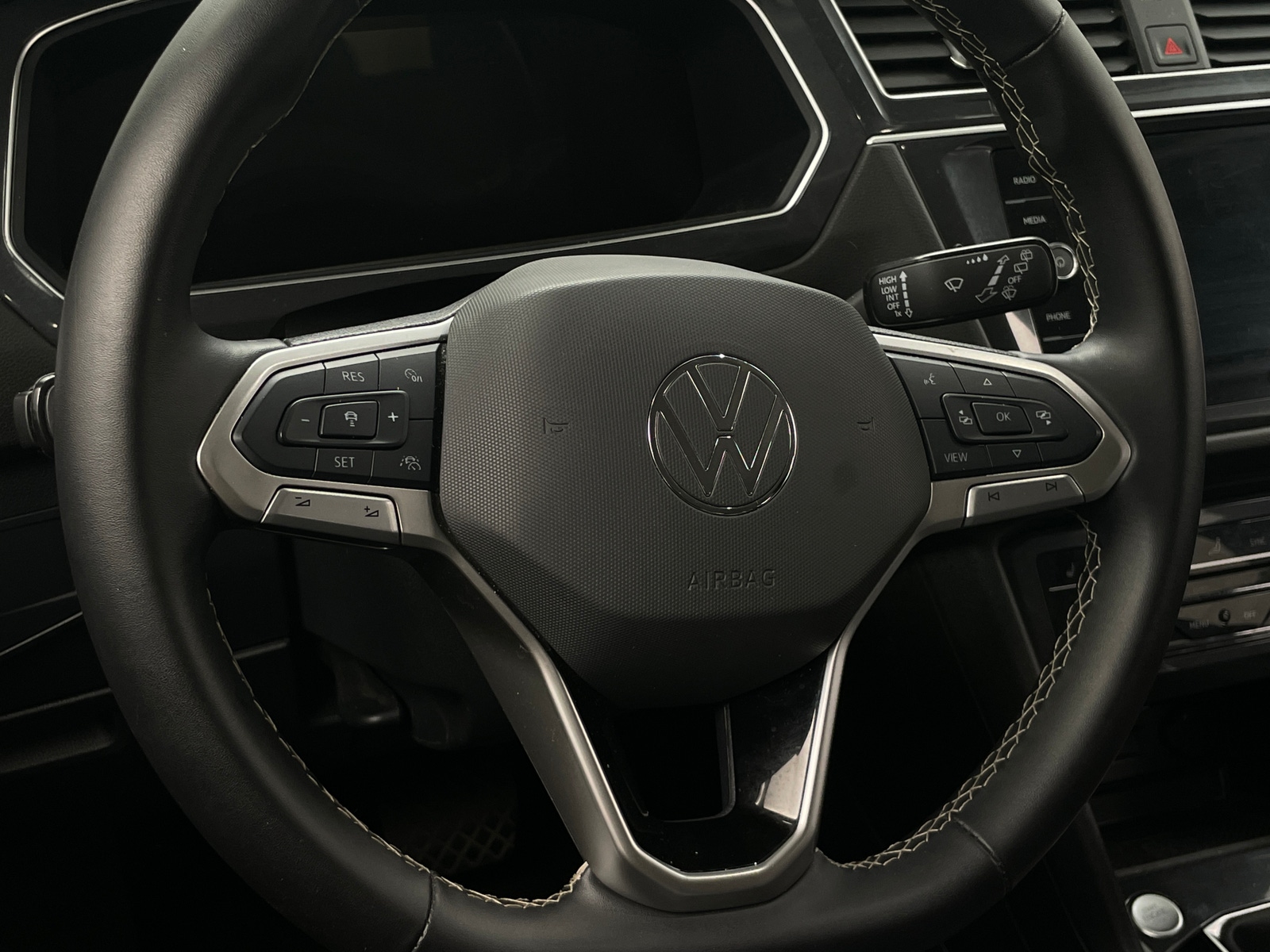 Thumbnail: 2024 Volkswagen Tiguan - 4