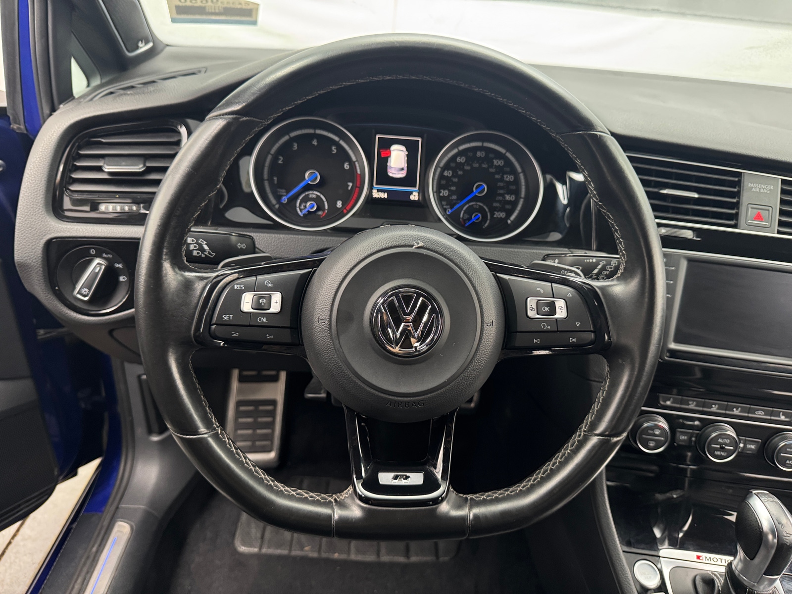 Thumbnail: 2017 Volkswagen Golf - 4
