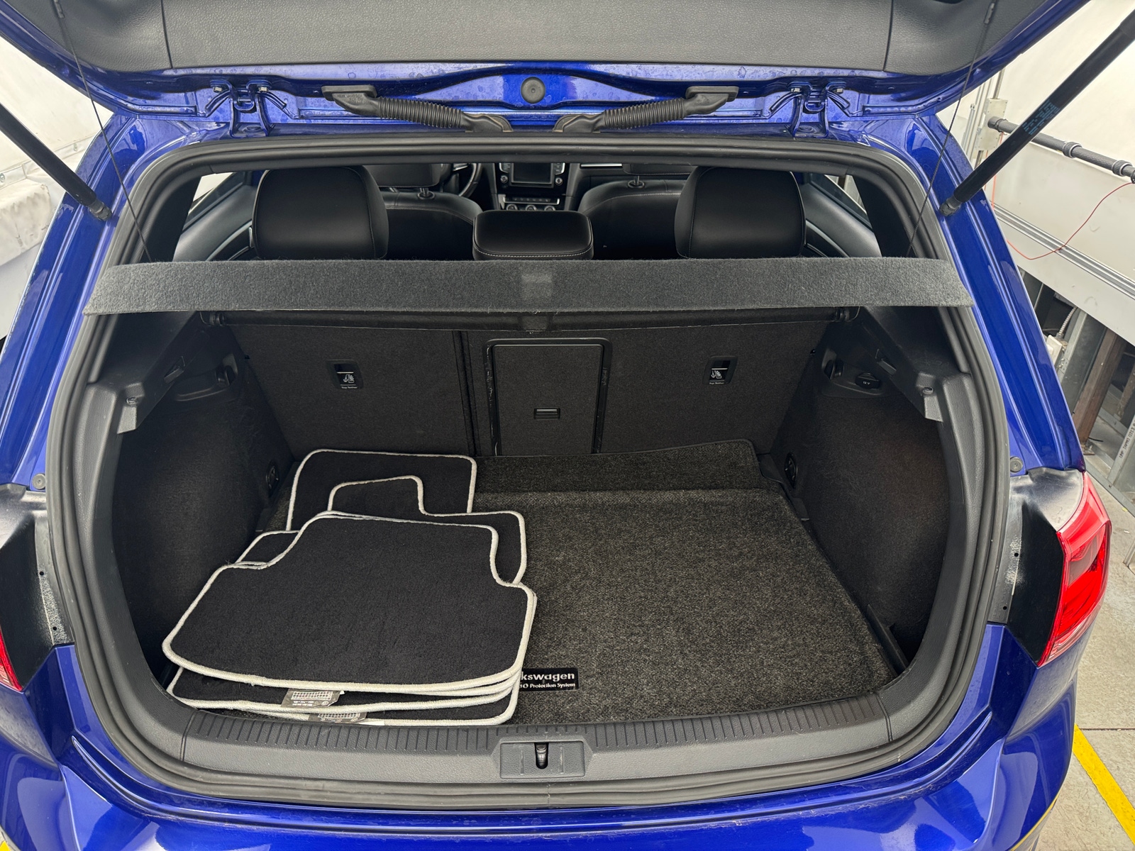 Thumbnail: 2017 Volkswagen Golf - 6