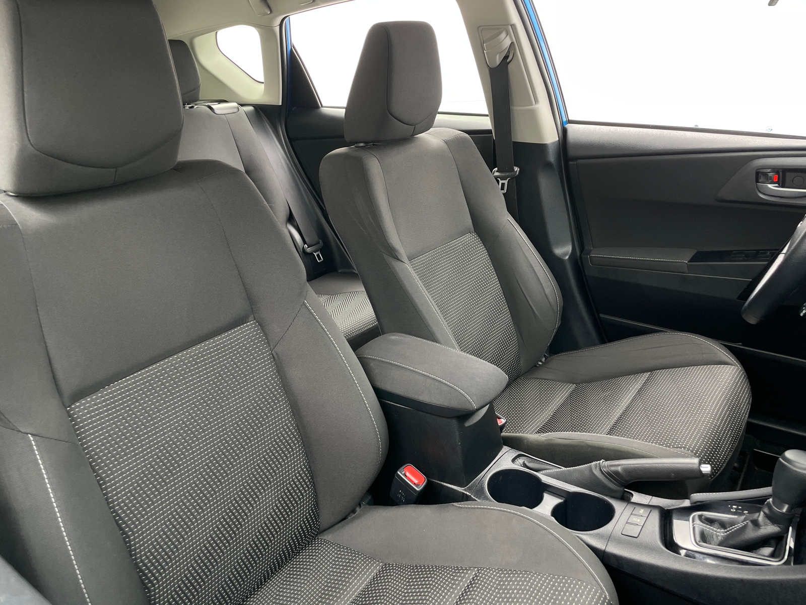 Thumbnail: 2018 Toyota Corolla iM - 2