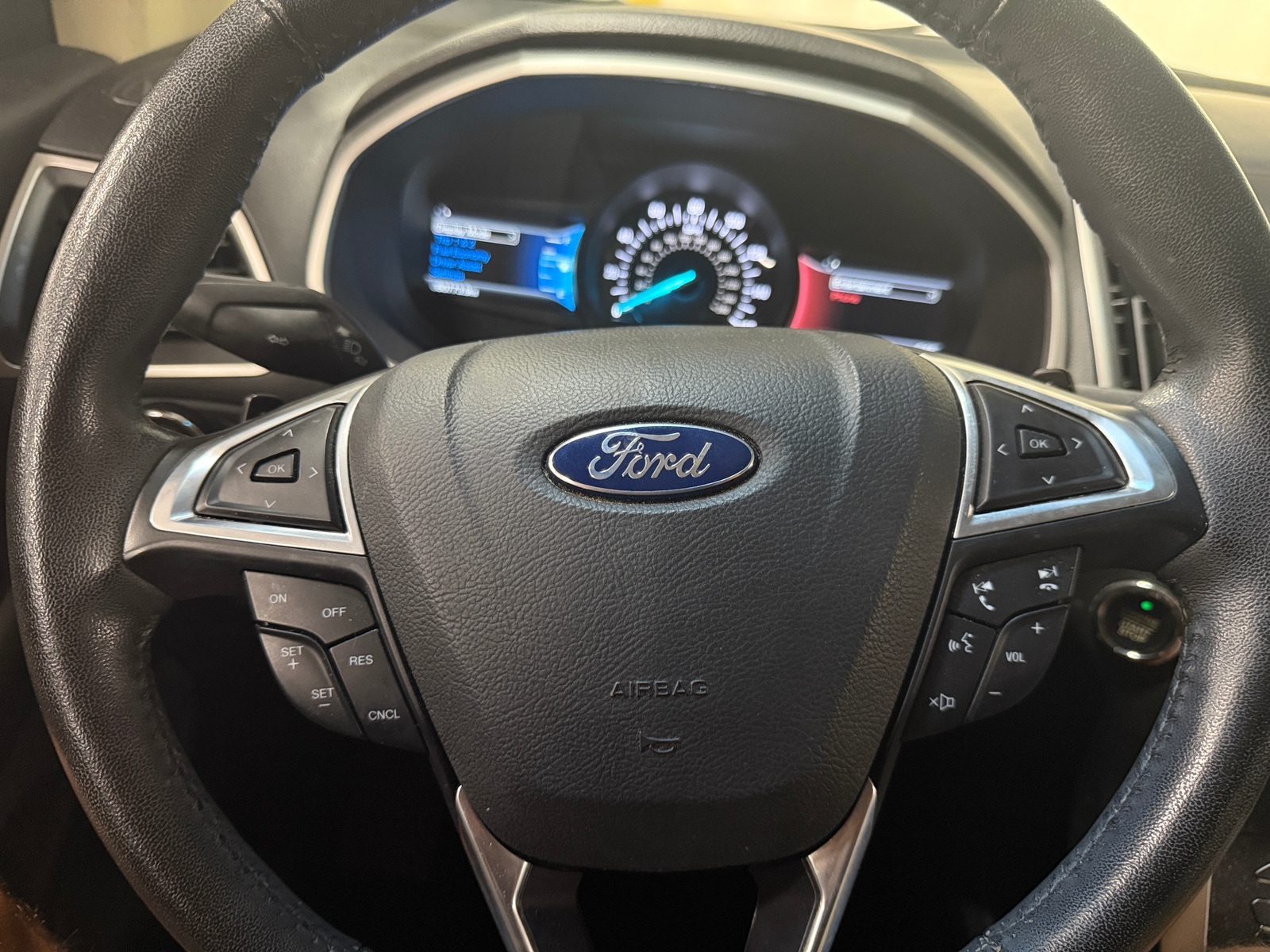 Thumbnail: 2015 Ford Edge - 4