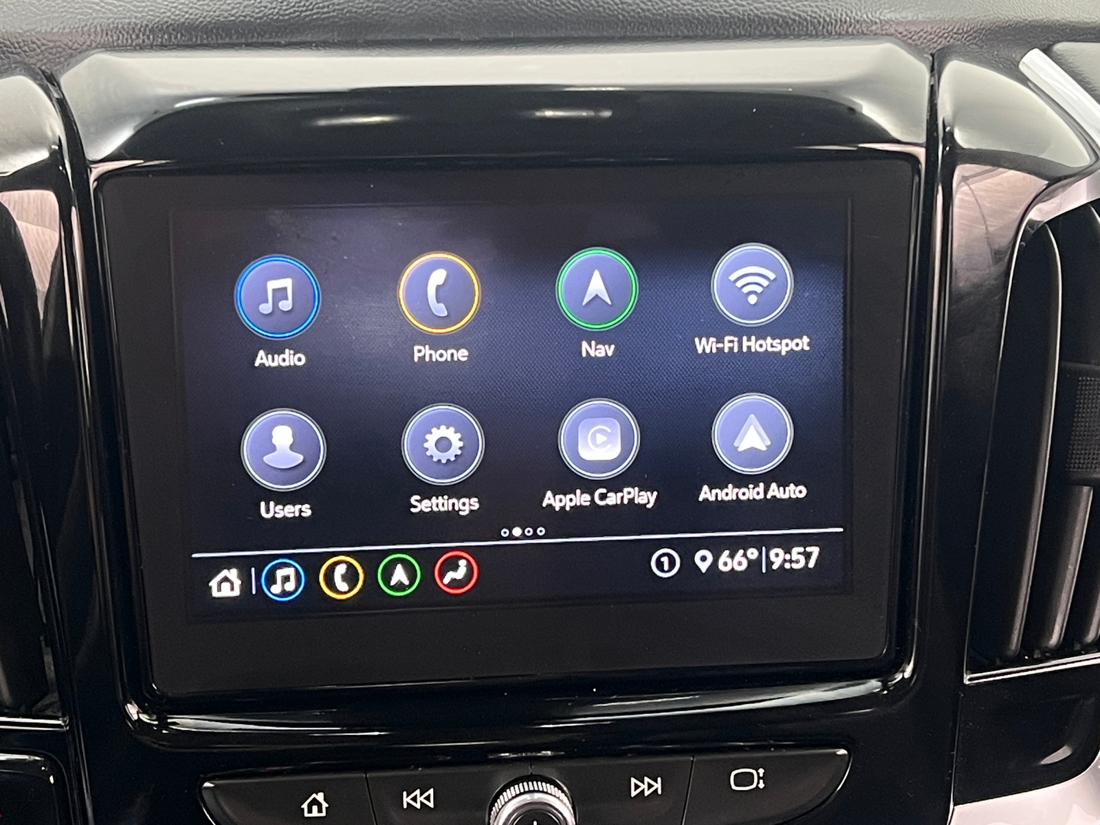 Thumbnail: 2021 Chevrolet Traverse - 3