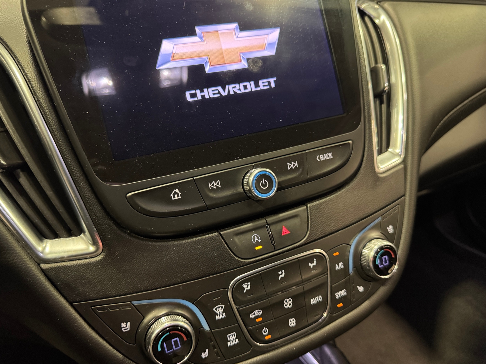 Thumbnail: 2024 Chevrolet Malibu - 3
