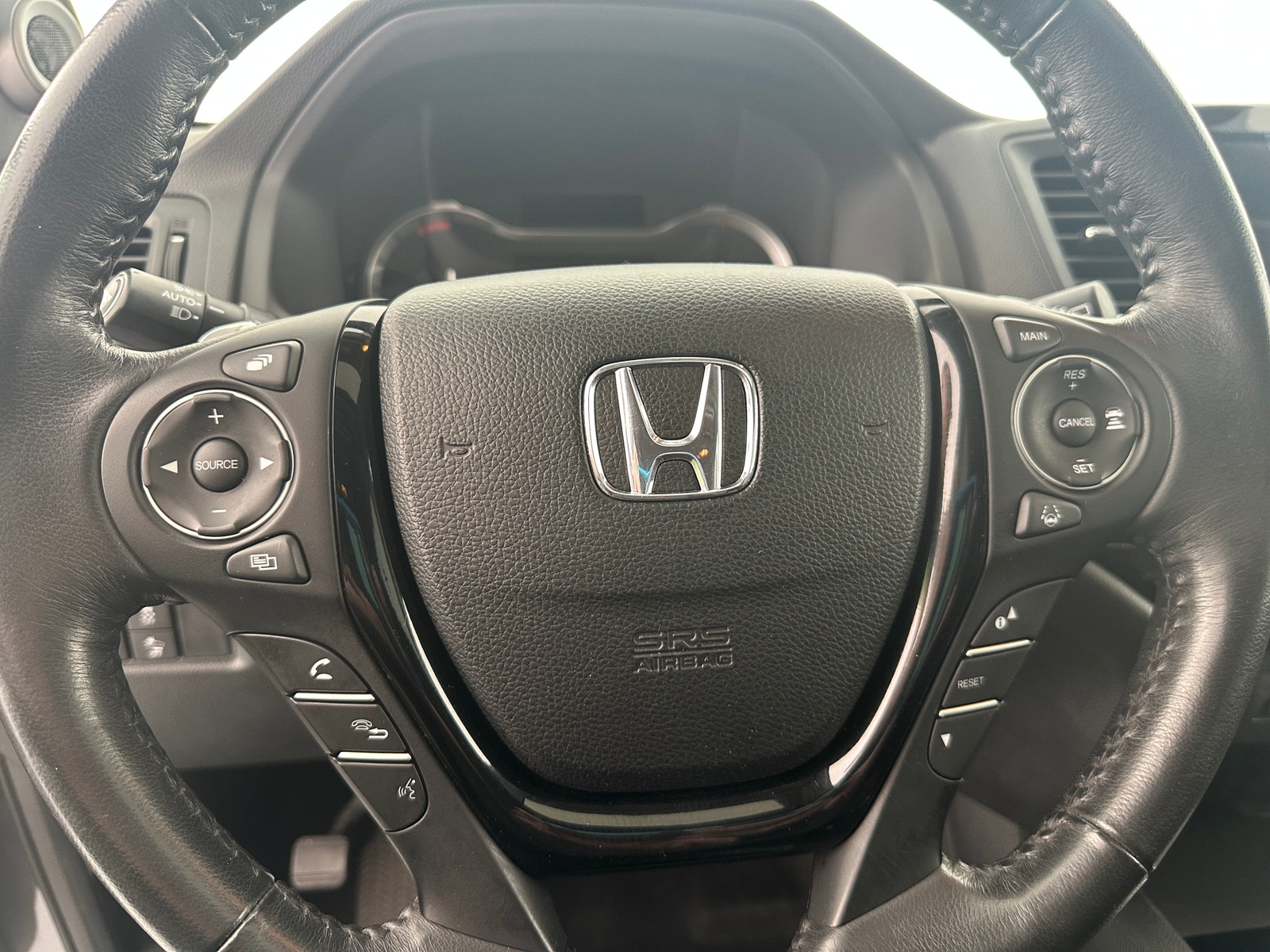 Thumbnail: 2017 Honda Pilot - 4