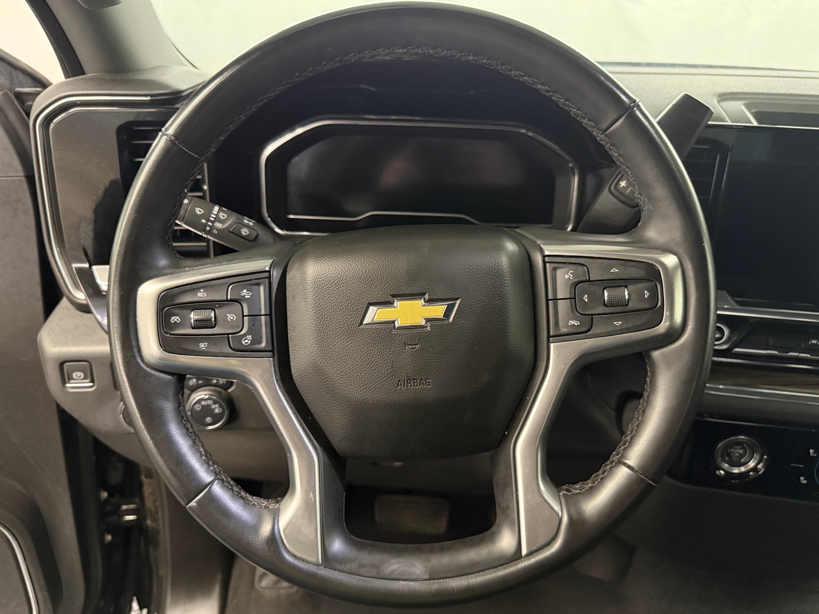 Thumbnail: 2024 Chevrolet Silverado 1500 - 5