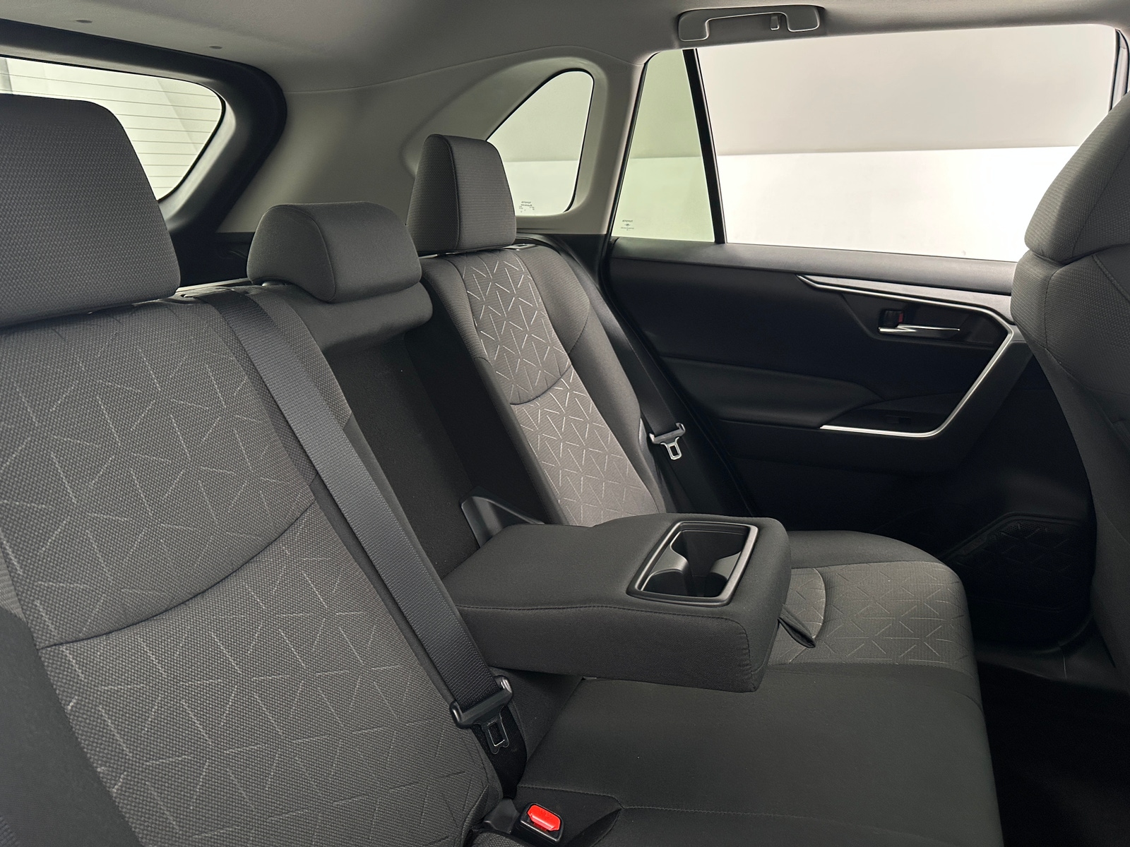 Thumbnail: 2019 Toyota RAV4 - 6
