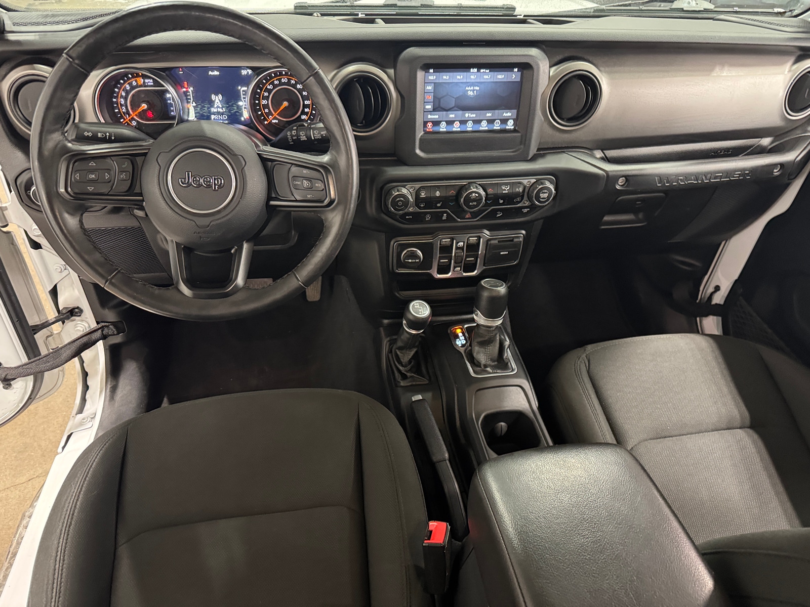 Thumbnail: 2019 Jeep Wrangler - 3