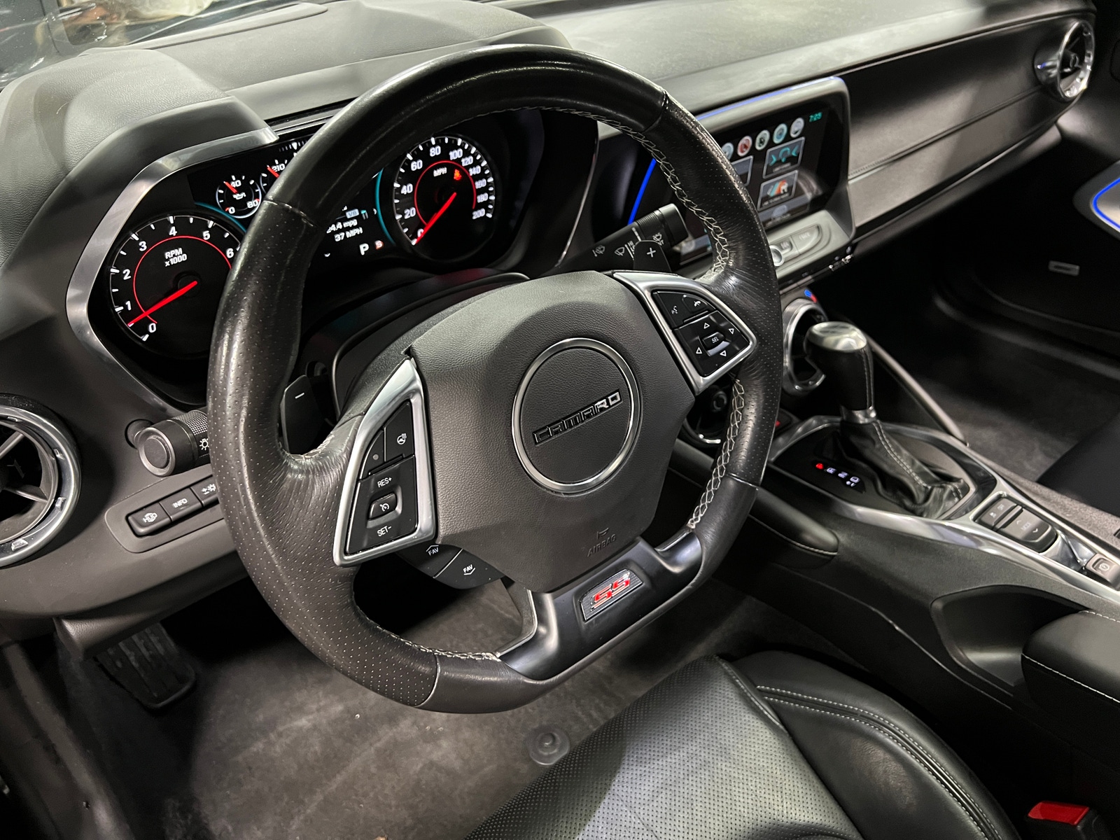 Thumbnail: 2018 Chevrolet Camaro - 3