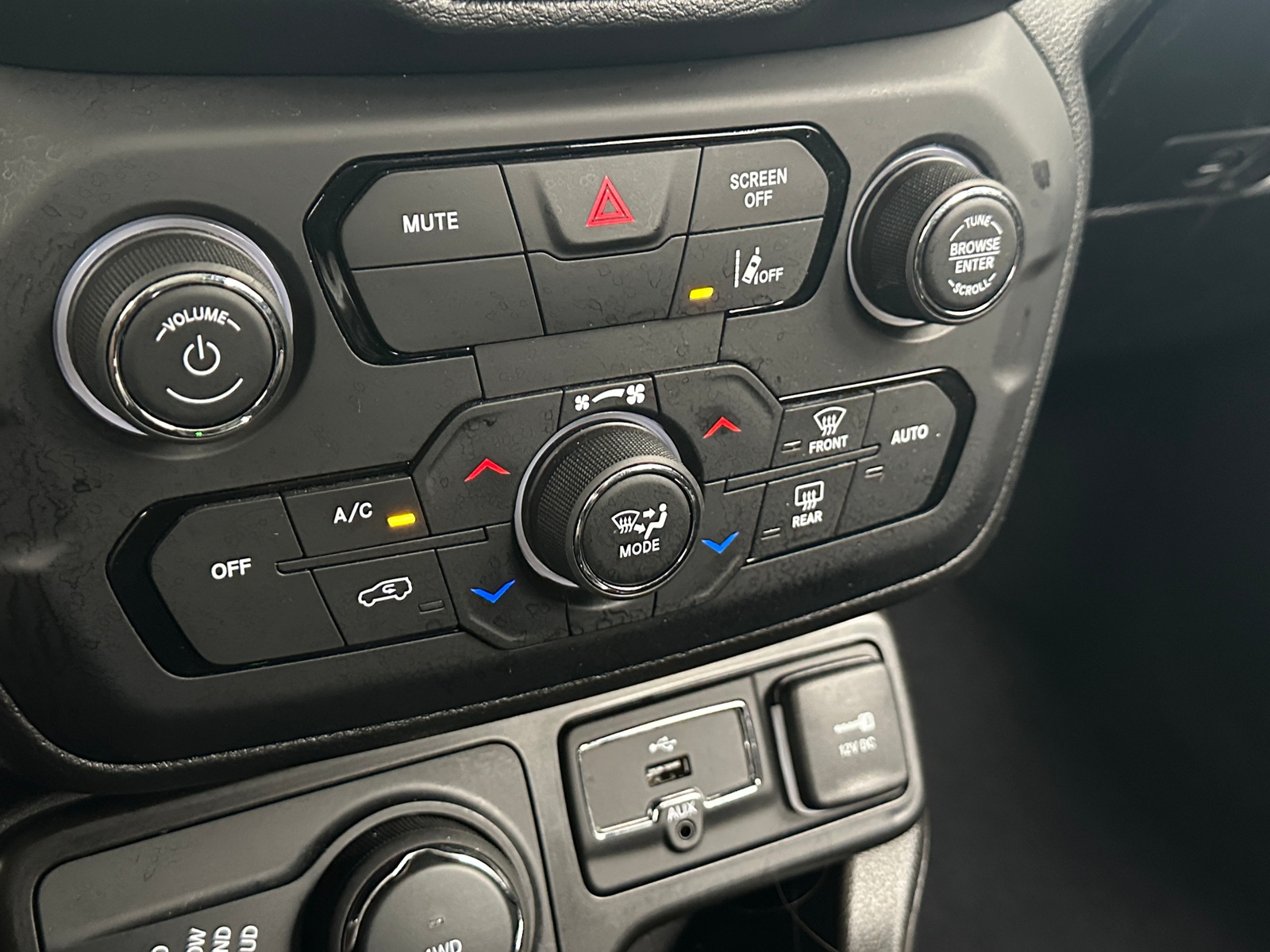 Thumbnail: 2021 Jeep Renegade - 4