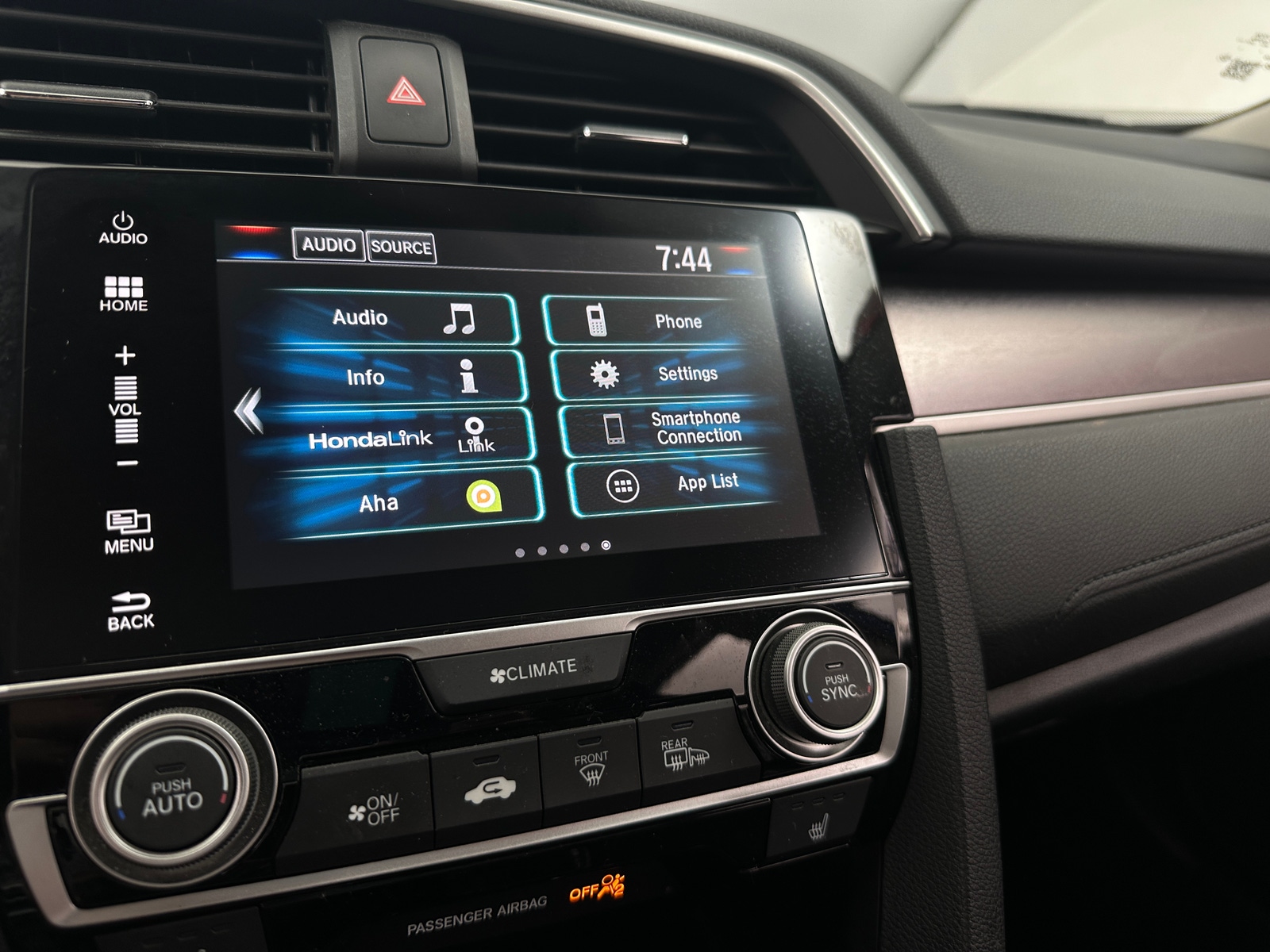 Thumbnail: 2016 Honda Civic - 3