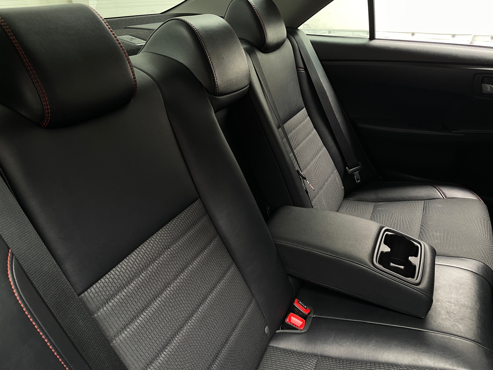 Thumbnail: 2016 Toyota Camry - 6