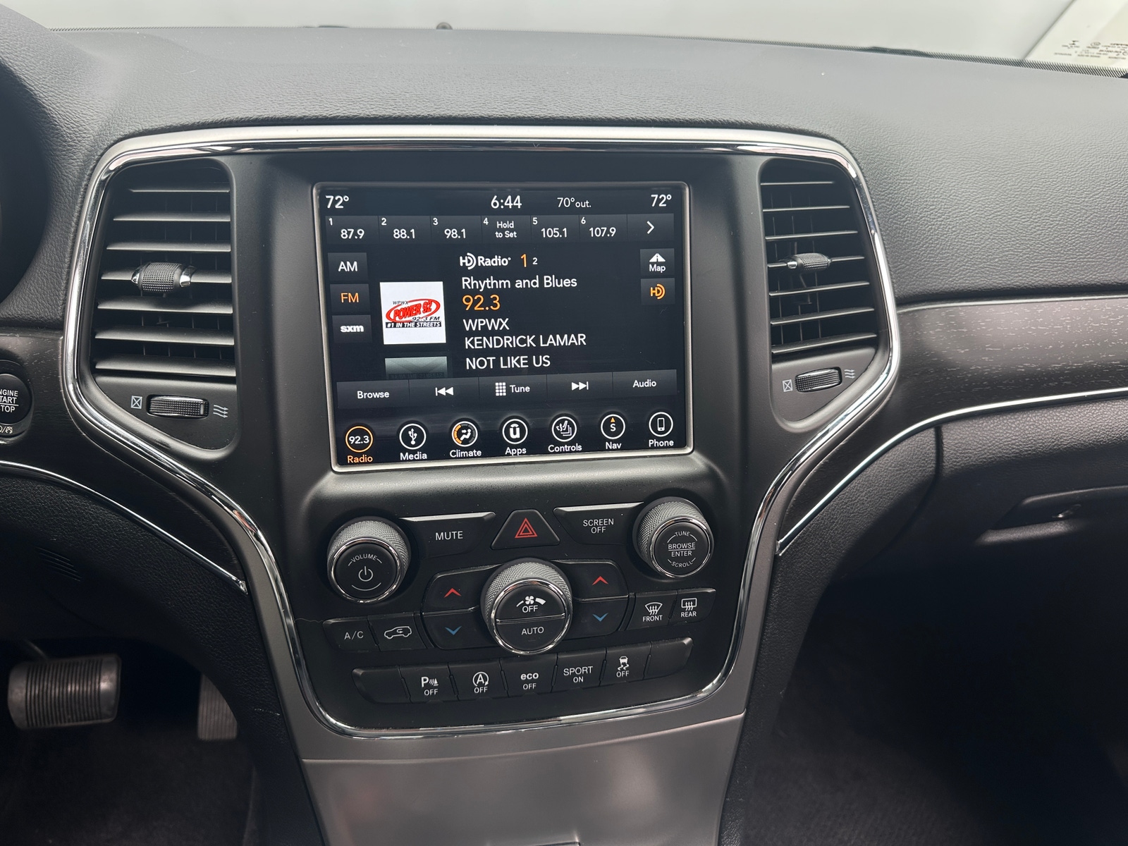 Thumbnail: 2018 Jeep Grand Cherokee - 3