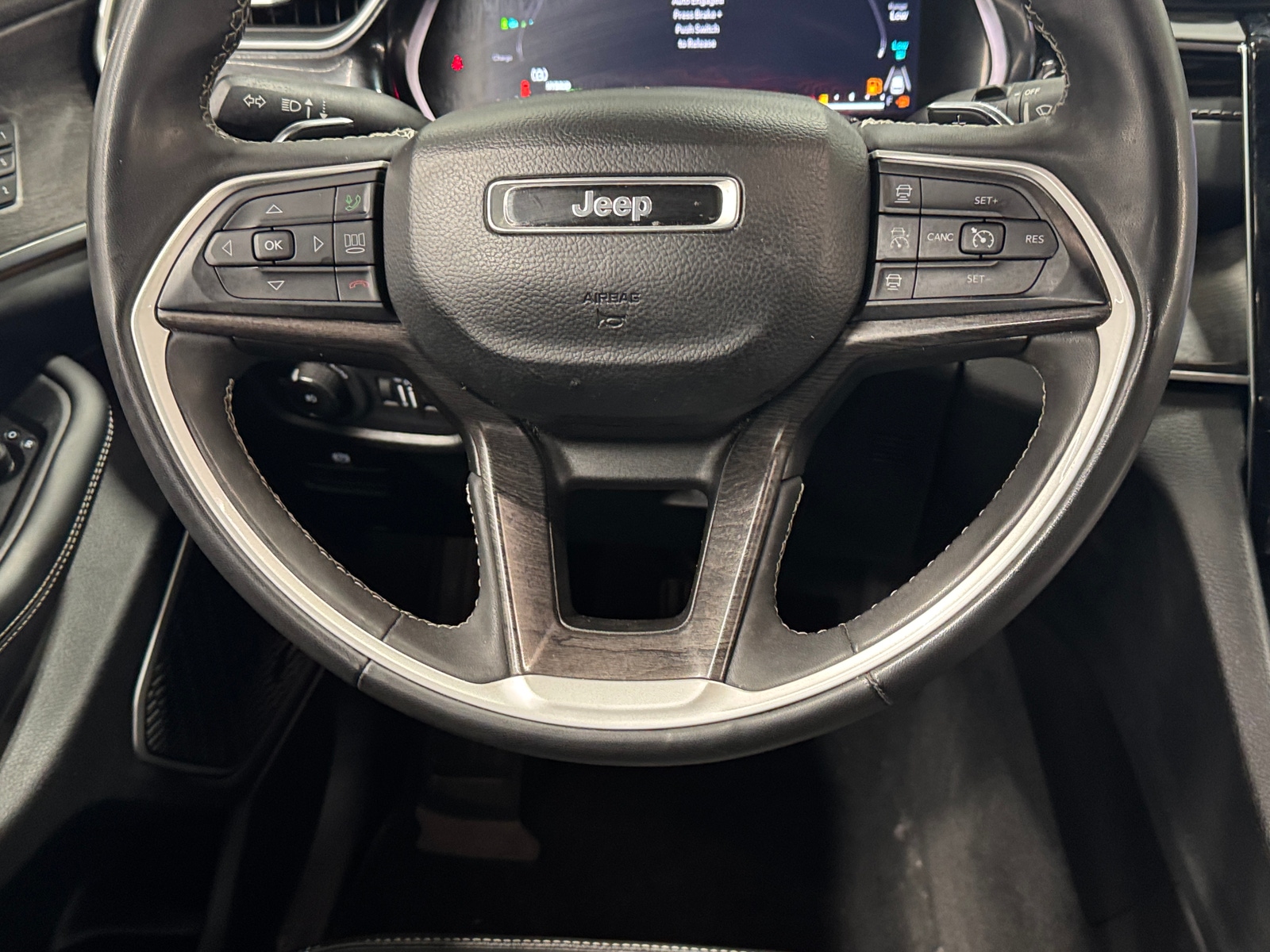 Thumbnail: 2022 Jeep Grand Cherokee - 4