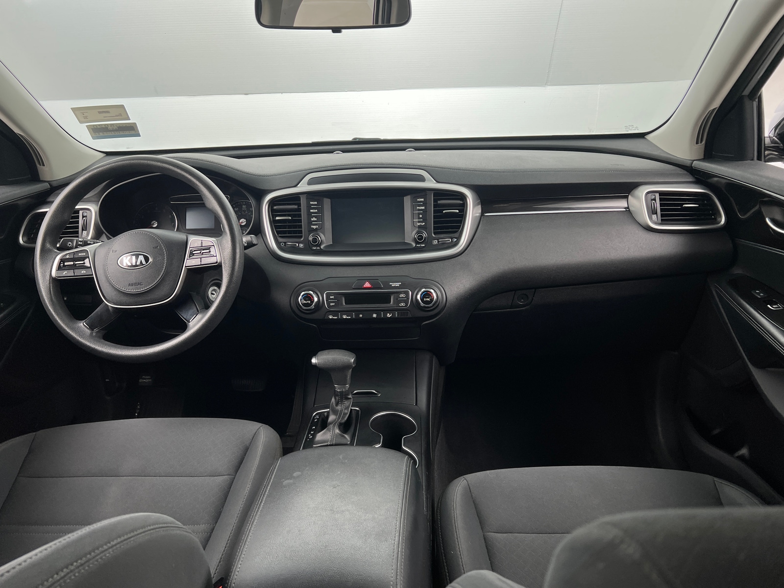 Thumbnail: 2019 Kia Sorento - 3
