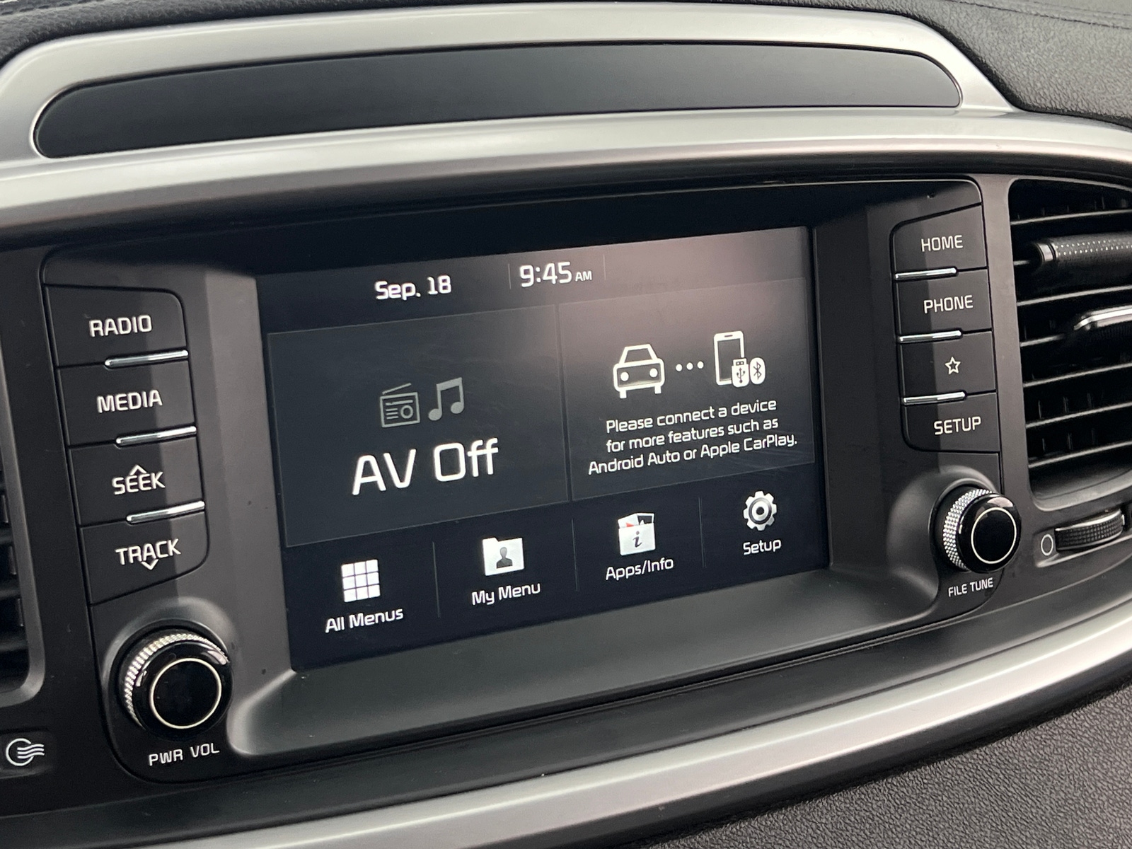 Thumbnail: 2019 Kia Sorento - 4