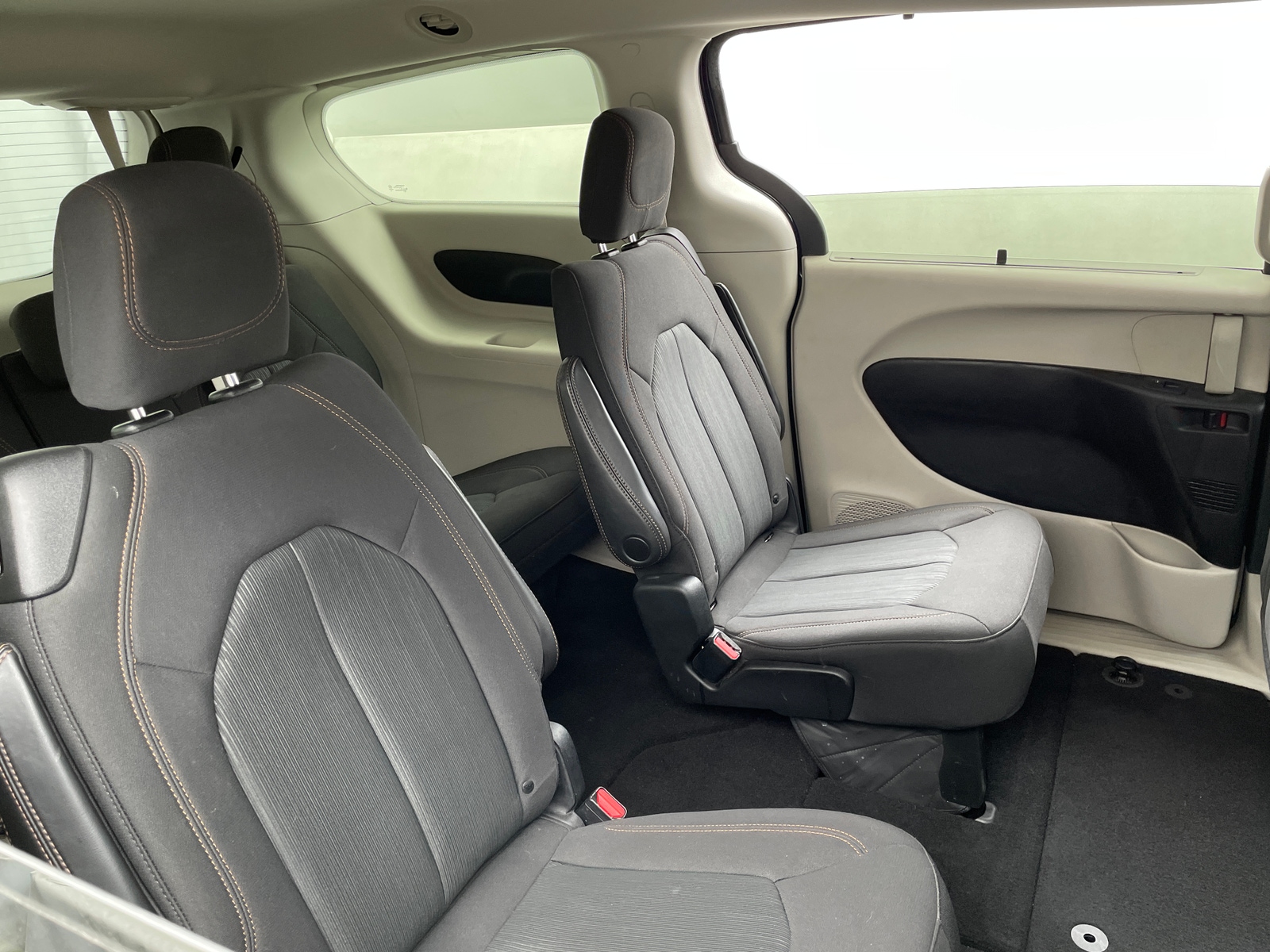 Thumbnail: 2020 Chrysler Pacifica - 6