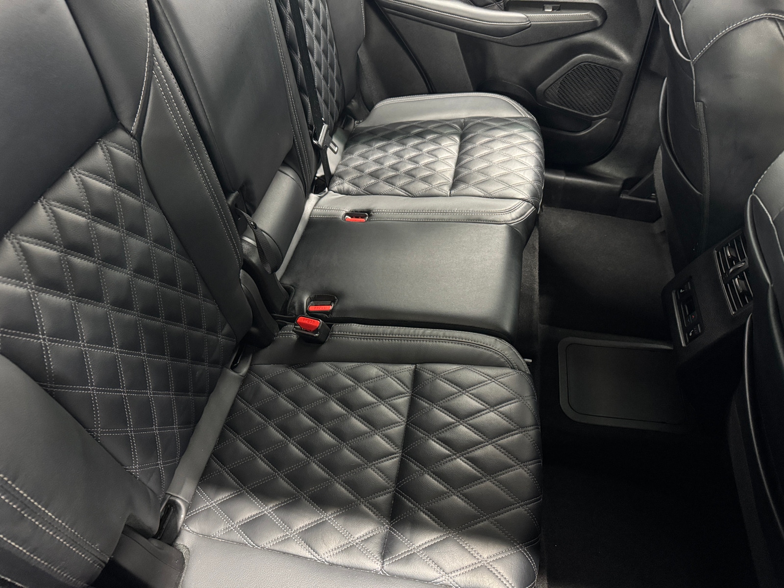 Thumbnail: 2023 Mitsubishi Outlander - 5