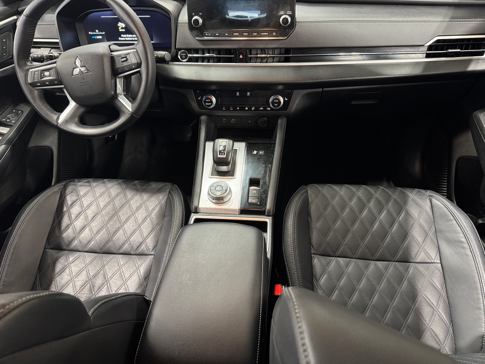 Thumbnail: 2023 Mitsubishi Outlander - 2