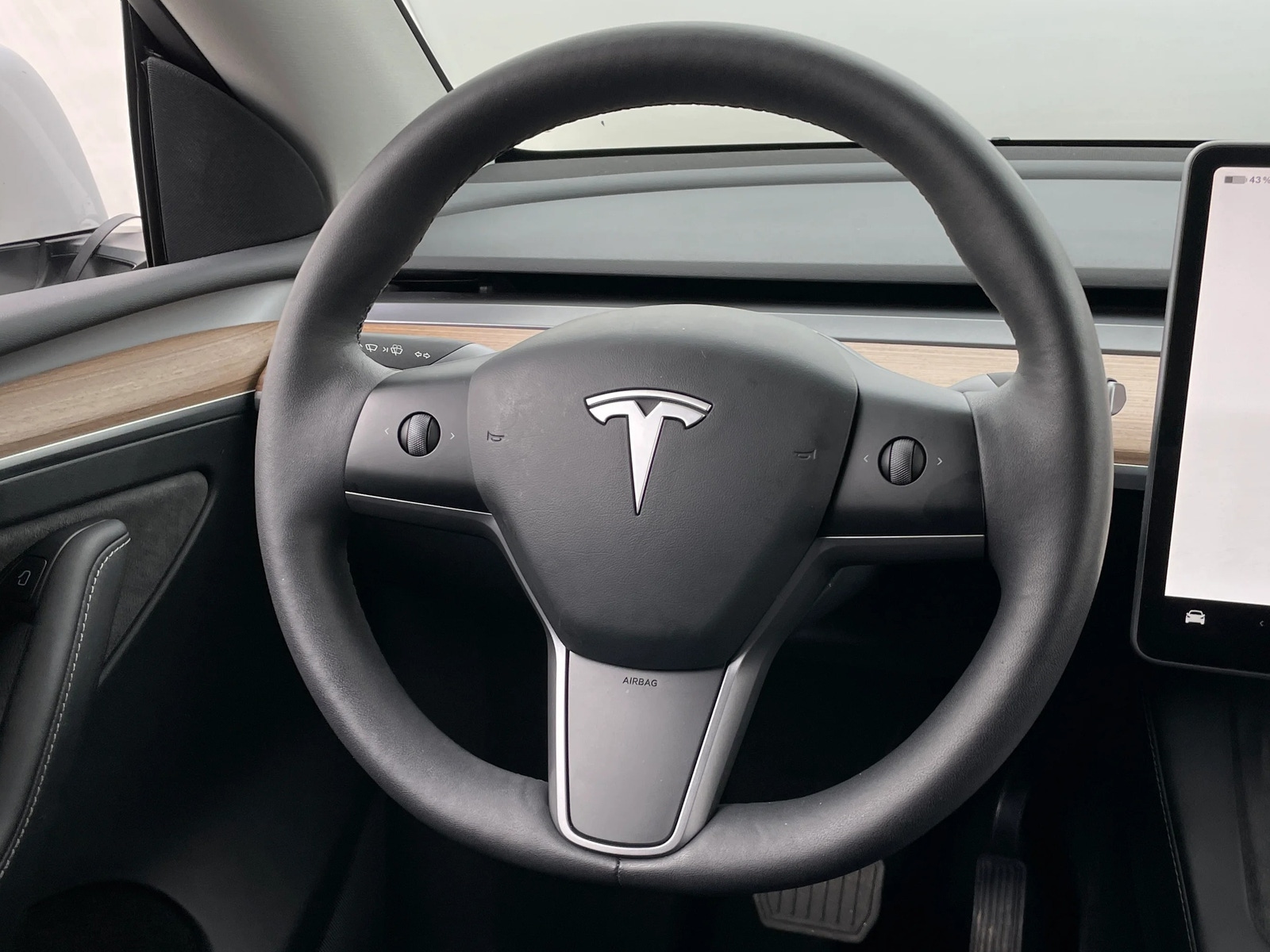 Thumbnail: 2023 Tesla Model Y - 4