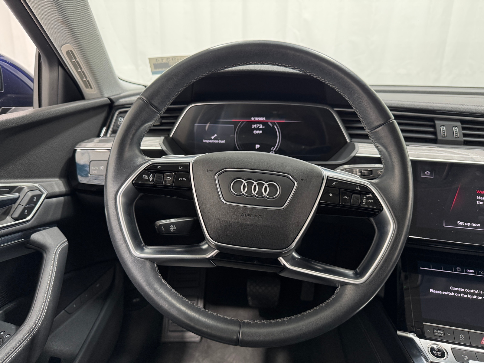 Thumbnail: 2021 Audi e-tron - 4